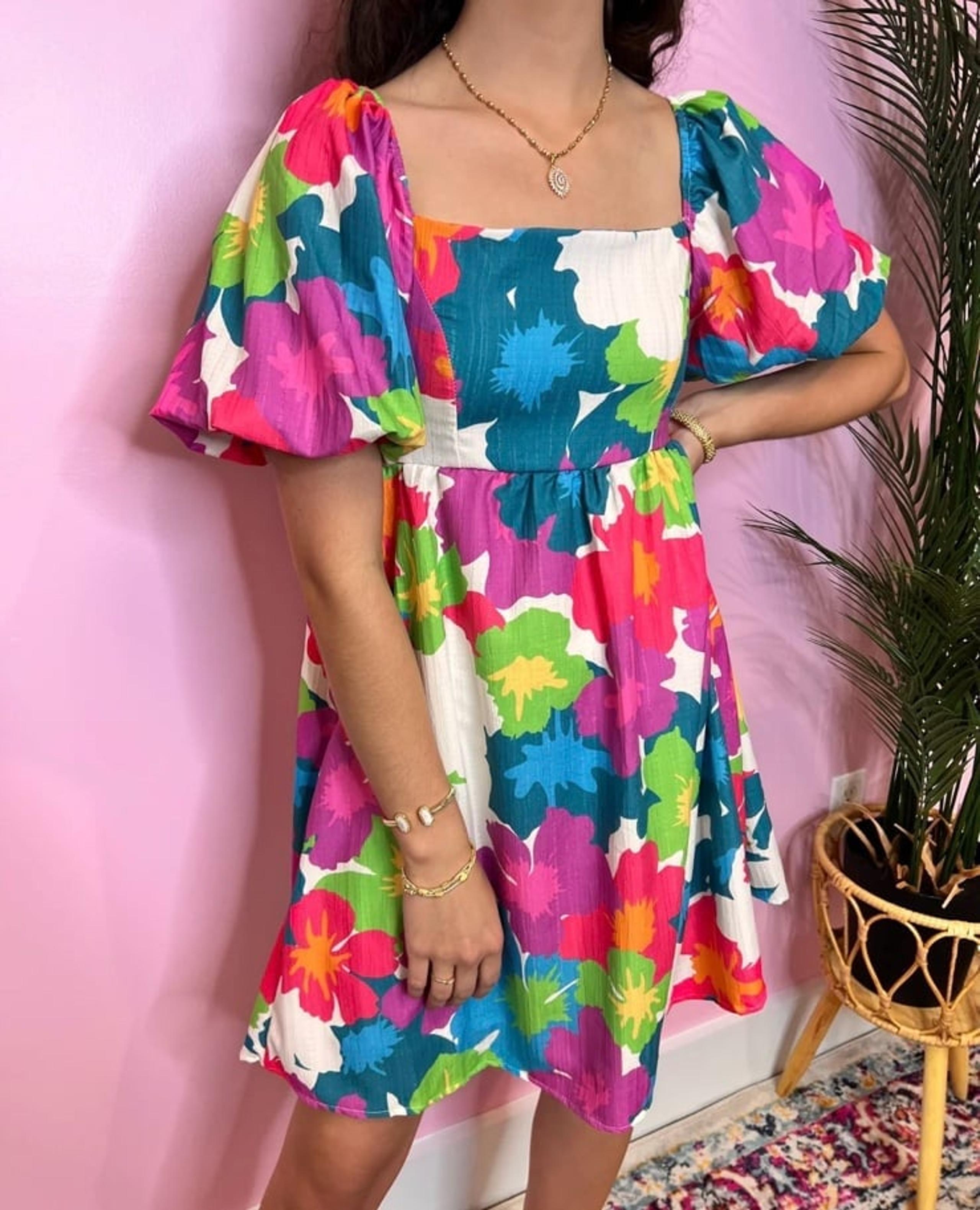 Peach Love California Gia Dress/ multicolor puff sleeve square neck dress