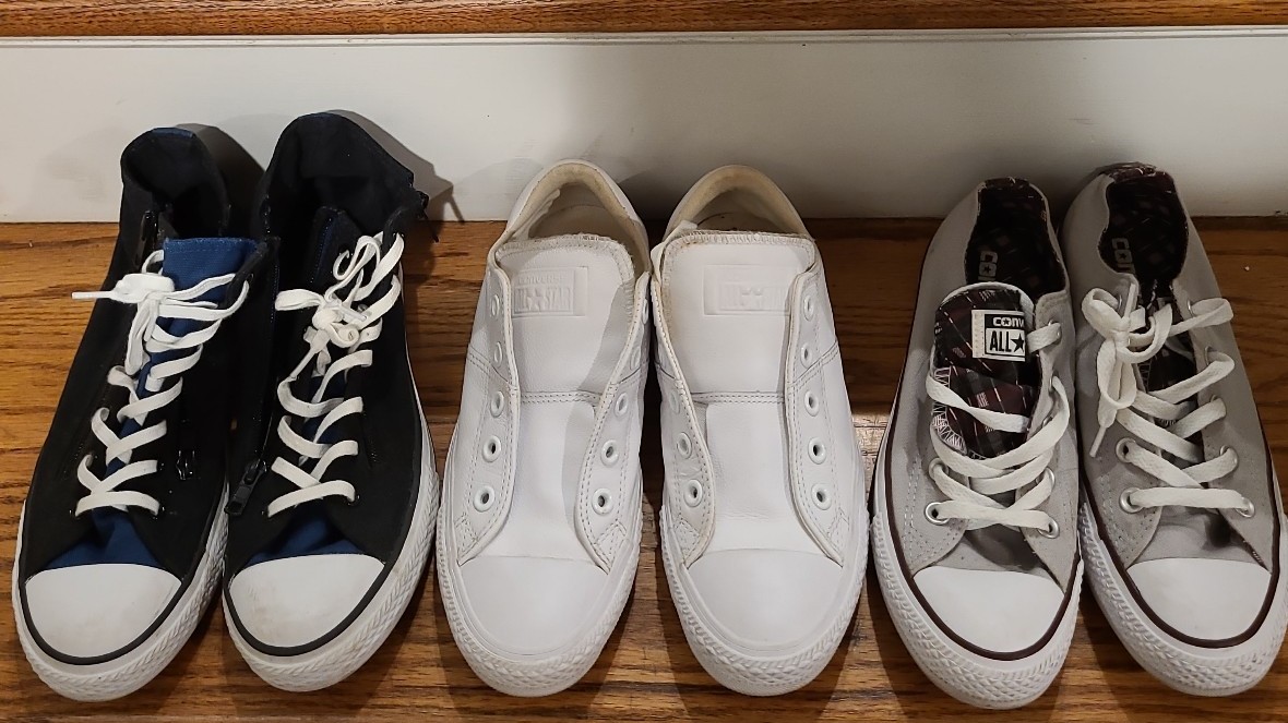 Converse all white leather, Converse zip blue and black, Converse low grey/purp