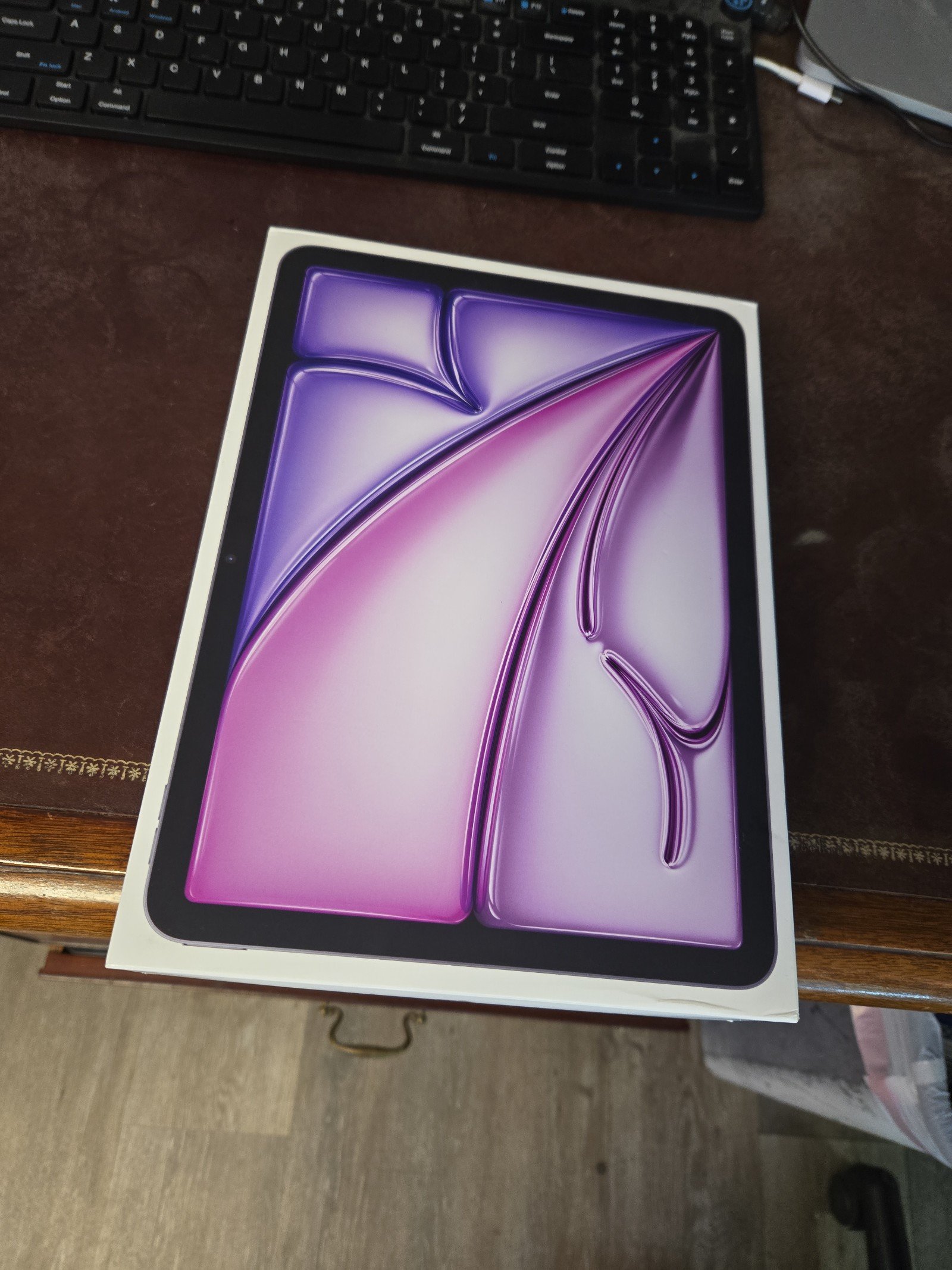 Apple iPad Air (5th Gen) - 128GB, Wi-Fi
