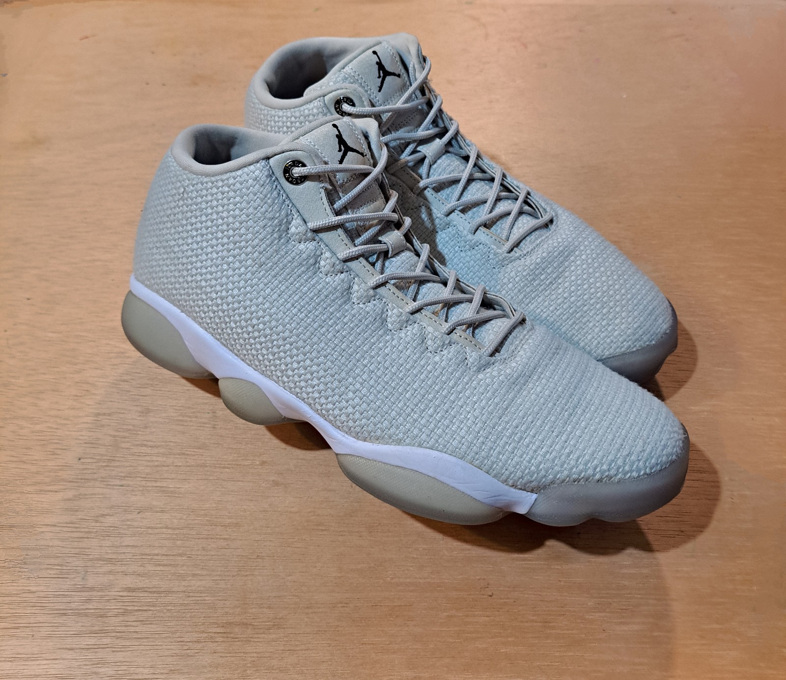 Jordan Horizon Low  Light Bone