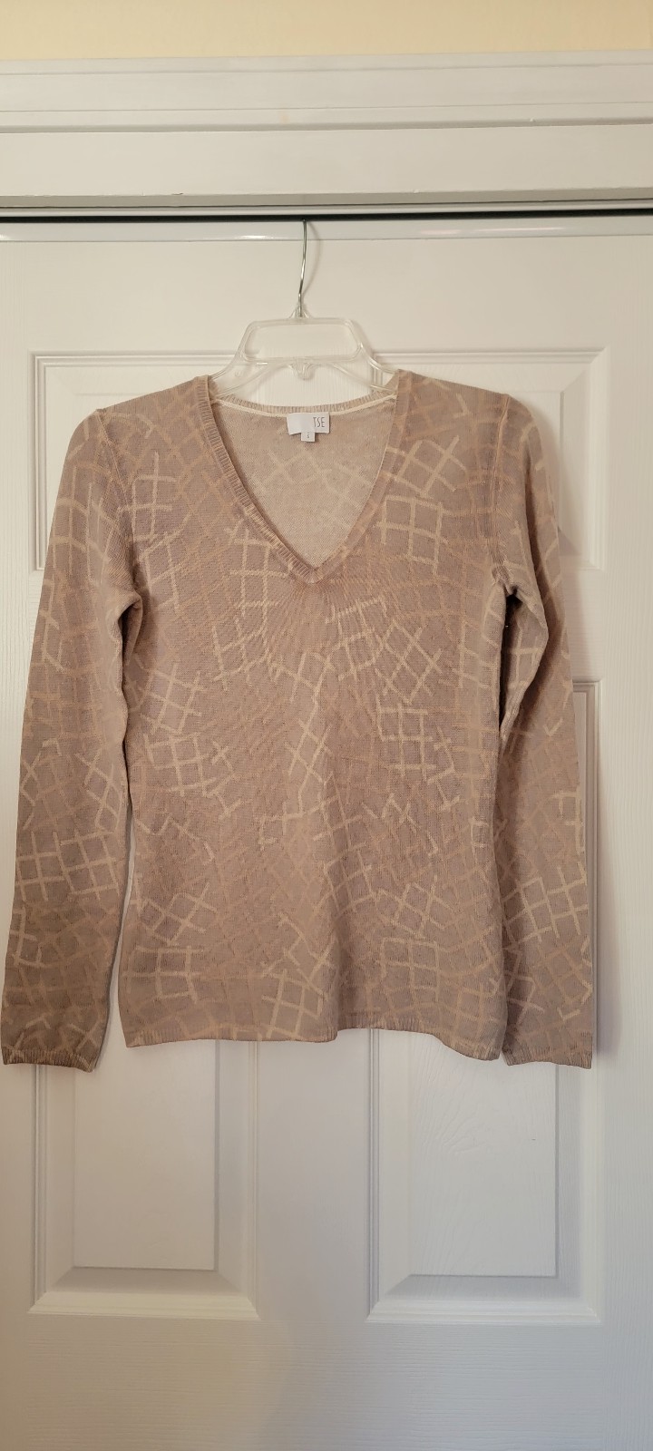 TSE brand CASHMERE SHAPED V-NECK Size Small