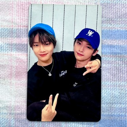 Straykids LEVANTER two-sided LeeKnow I.N Photocard
