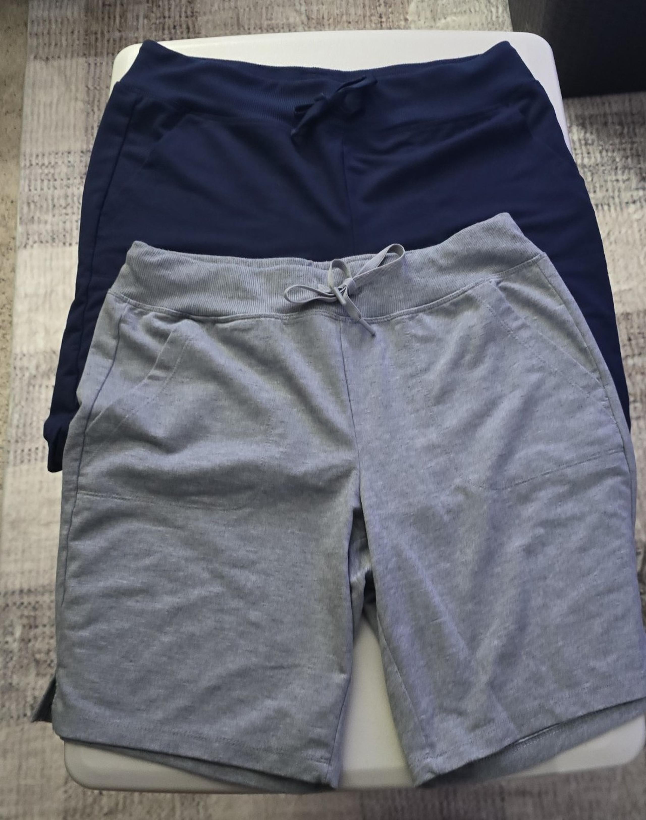 Athletic Works Shorts size medium