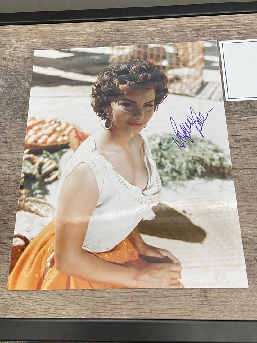 autographed memorabilia Sophia Loren