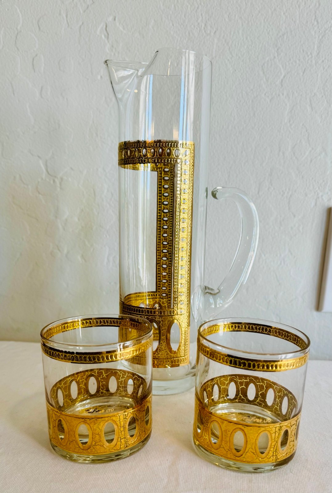 Culver Antigua Martini Pitcher and Glasses Antique Gold Crackle Vintage e Pieces