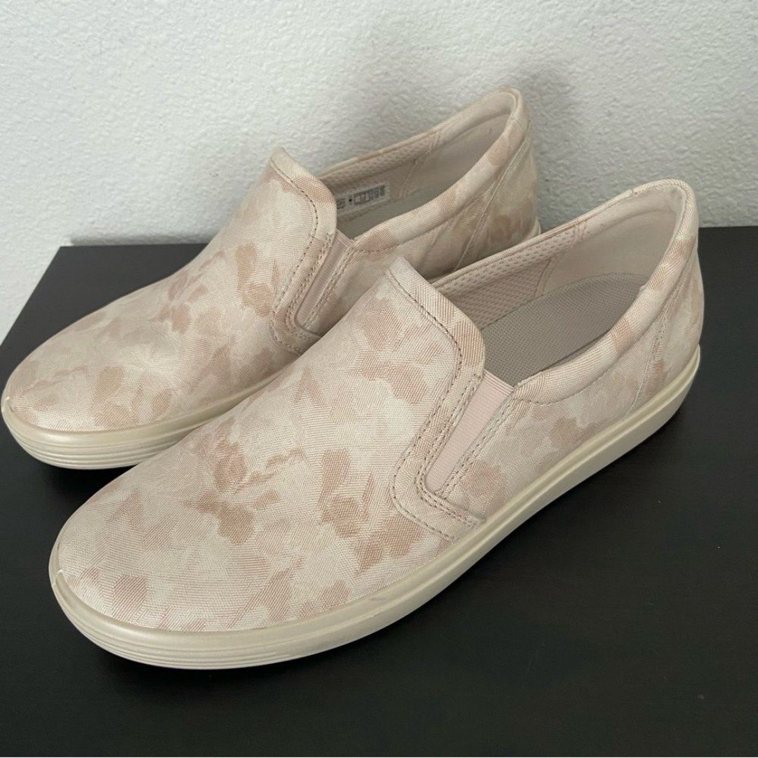 ECCO Women’s Leather Slip On Shoes Size 39
