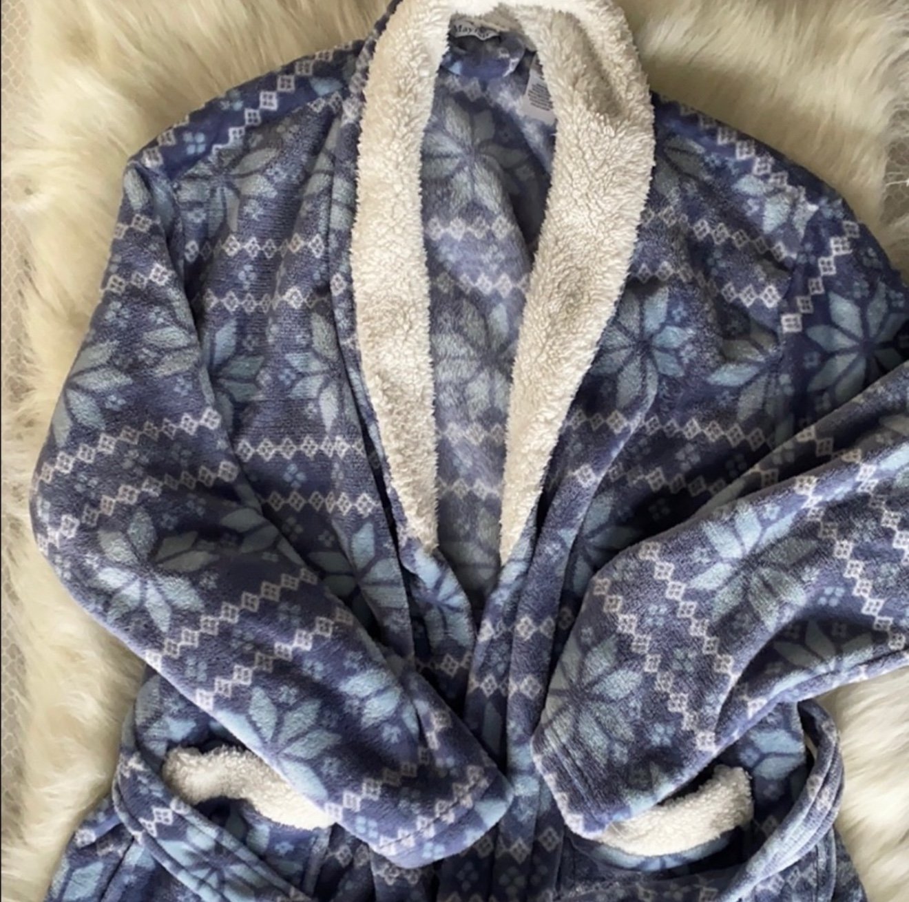 NWOT Mayfair Blue Snowflakes Plush Bathrobe - One Size