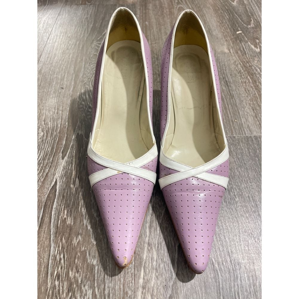 Elegant Lavender Pointed Toe Flats with White Crossover S-177