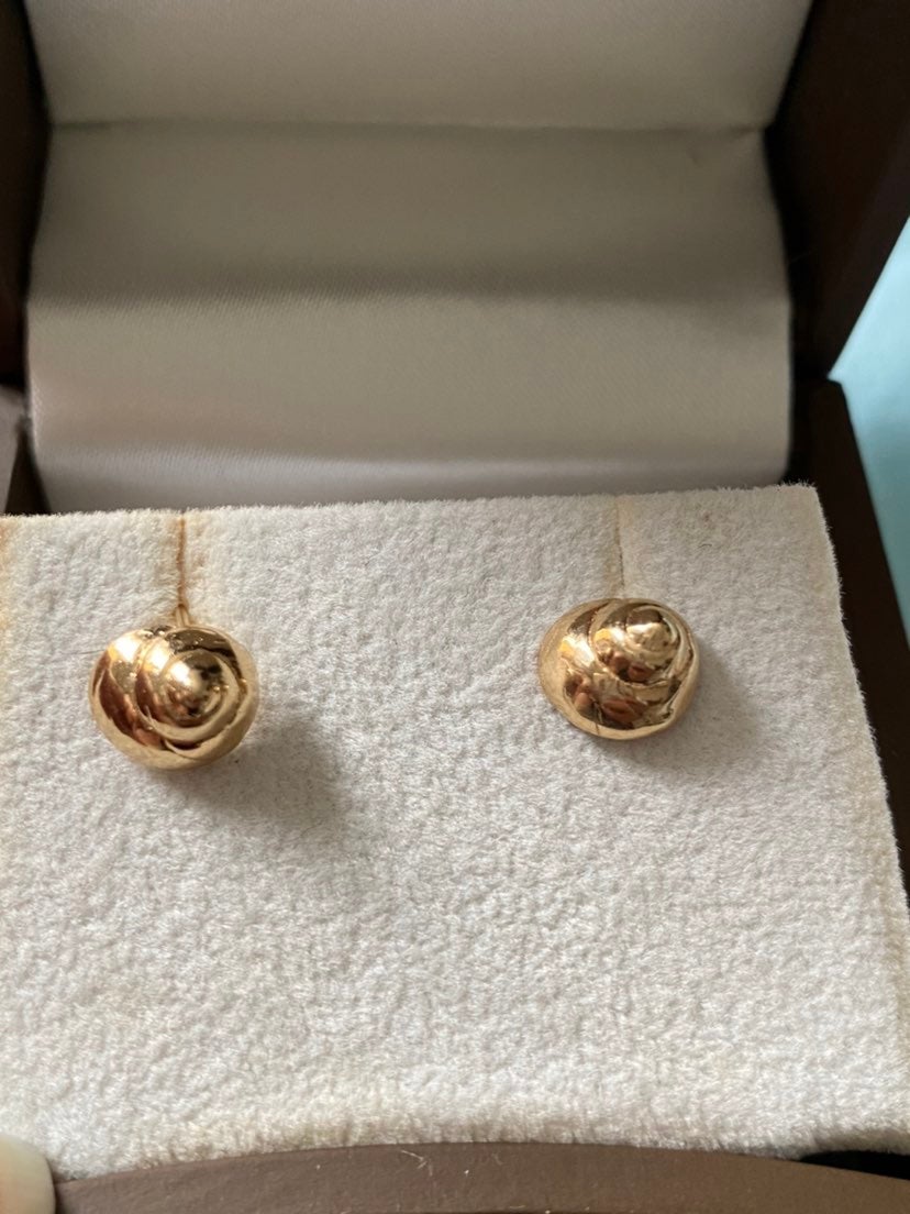 14k Yellow Gold Shell Earrings