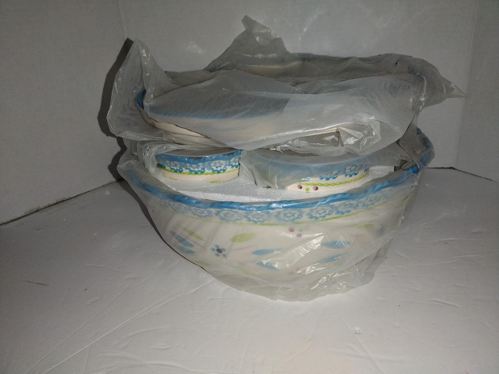 Temptations dinnerware set including small bowls new