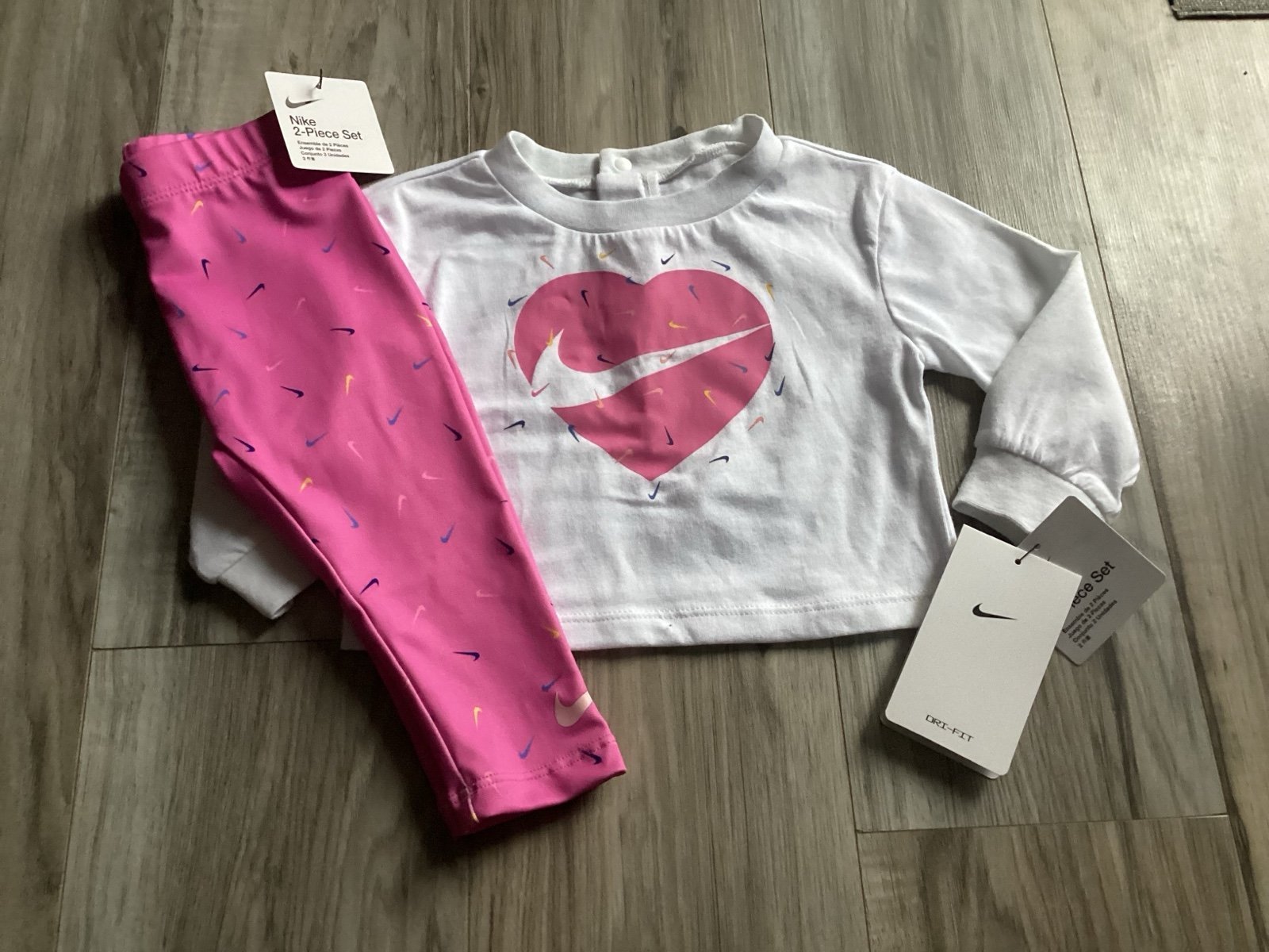 Nike baby girls l/s top & leggings set size 9 months(NWT) ~PRICE FIRM, NO OFFERS