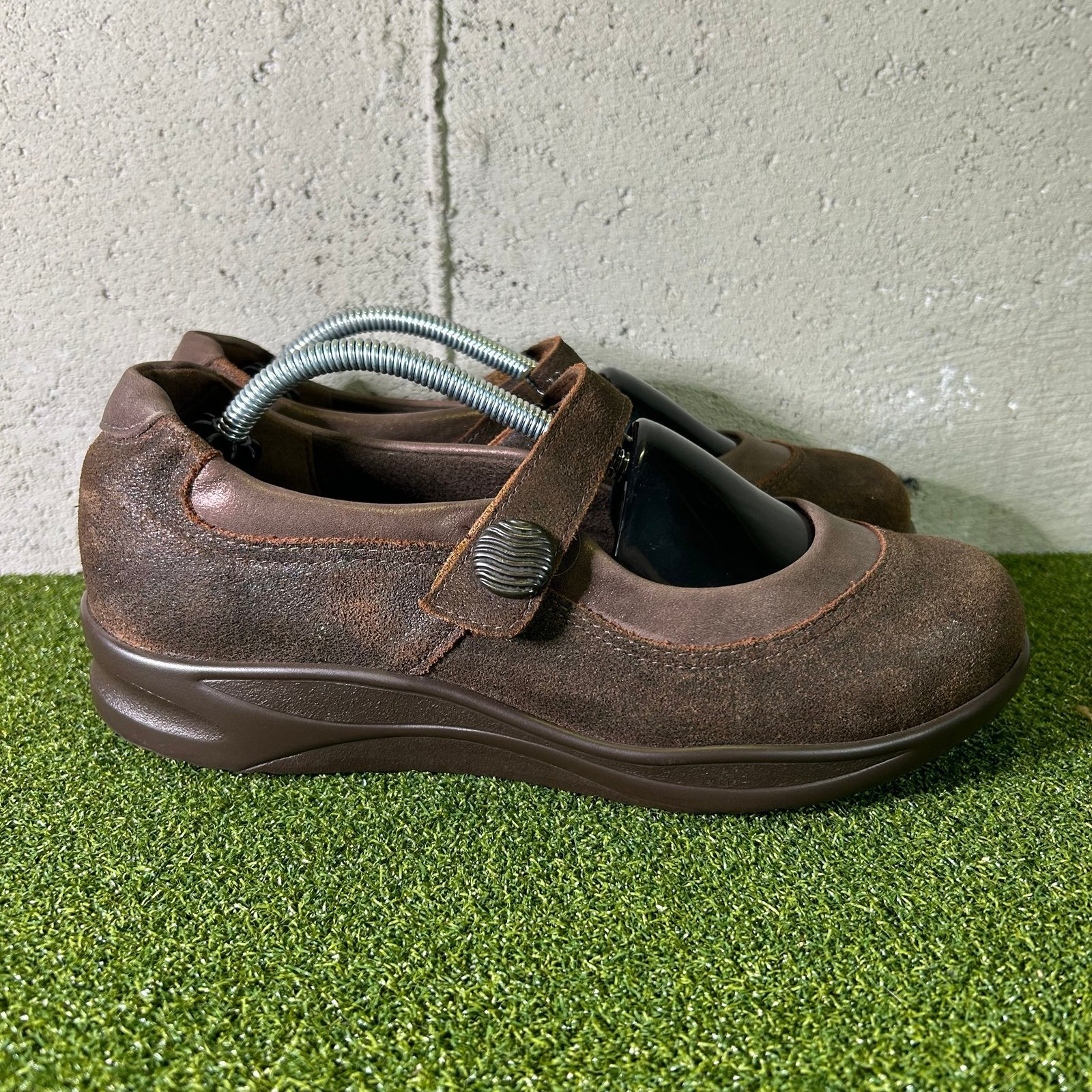 SAS Step Out Walk Easy Brown Mary Jane Shoes Women’s 8 Medium