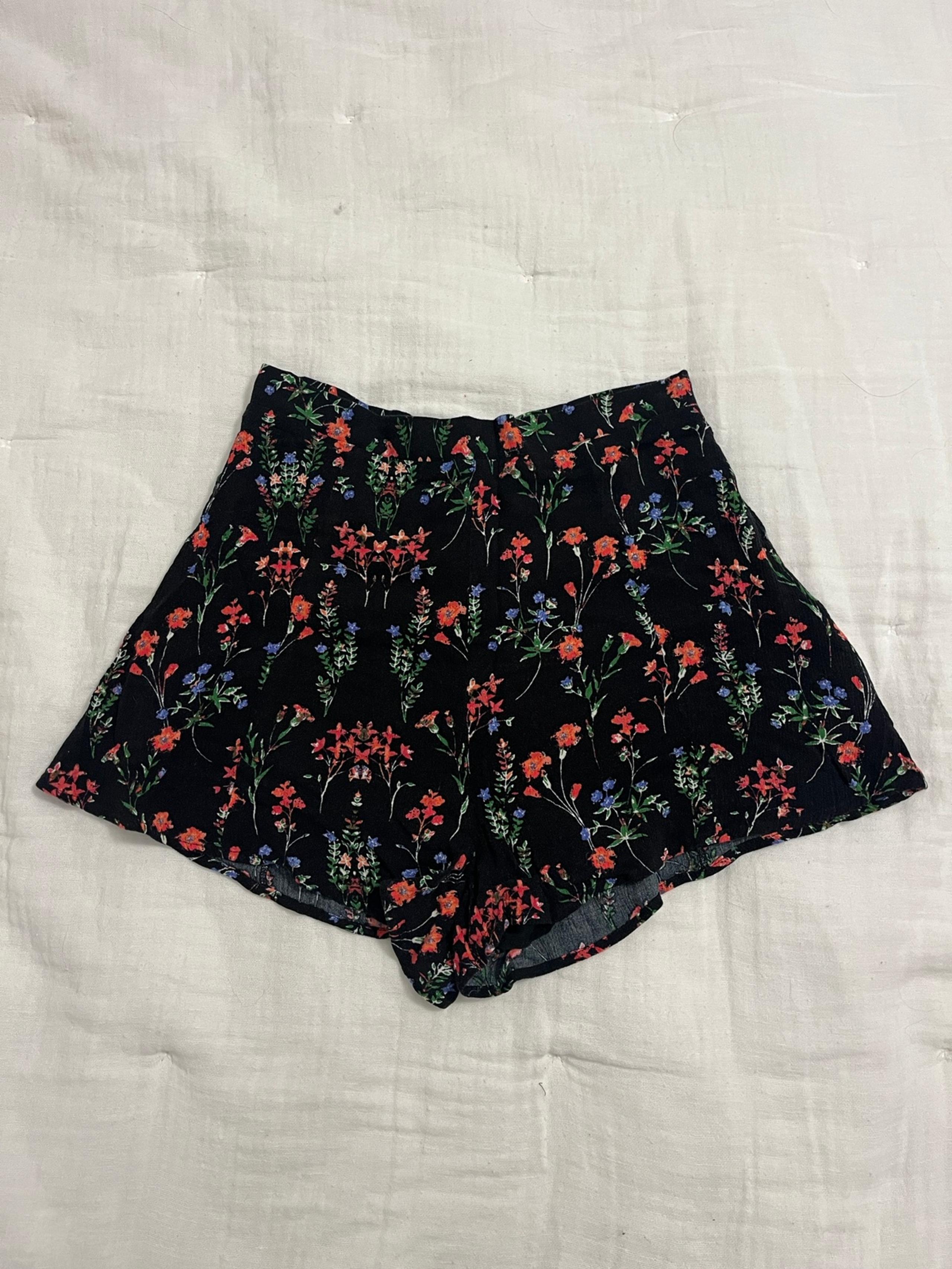 Black floral flowy shorts