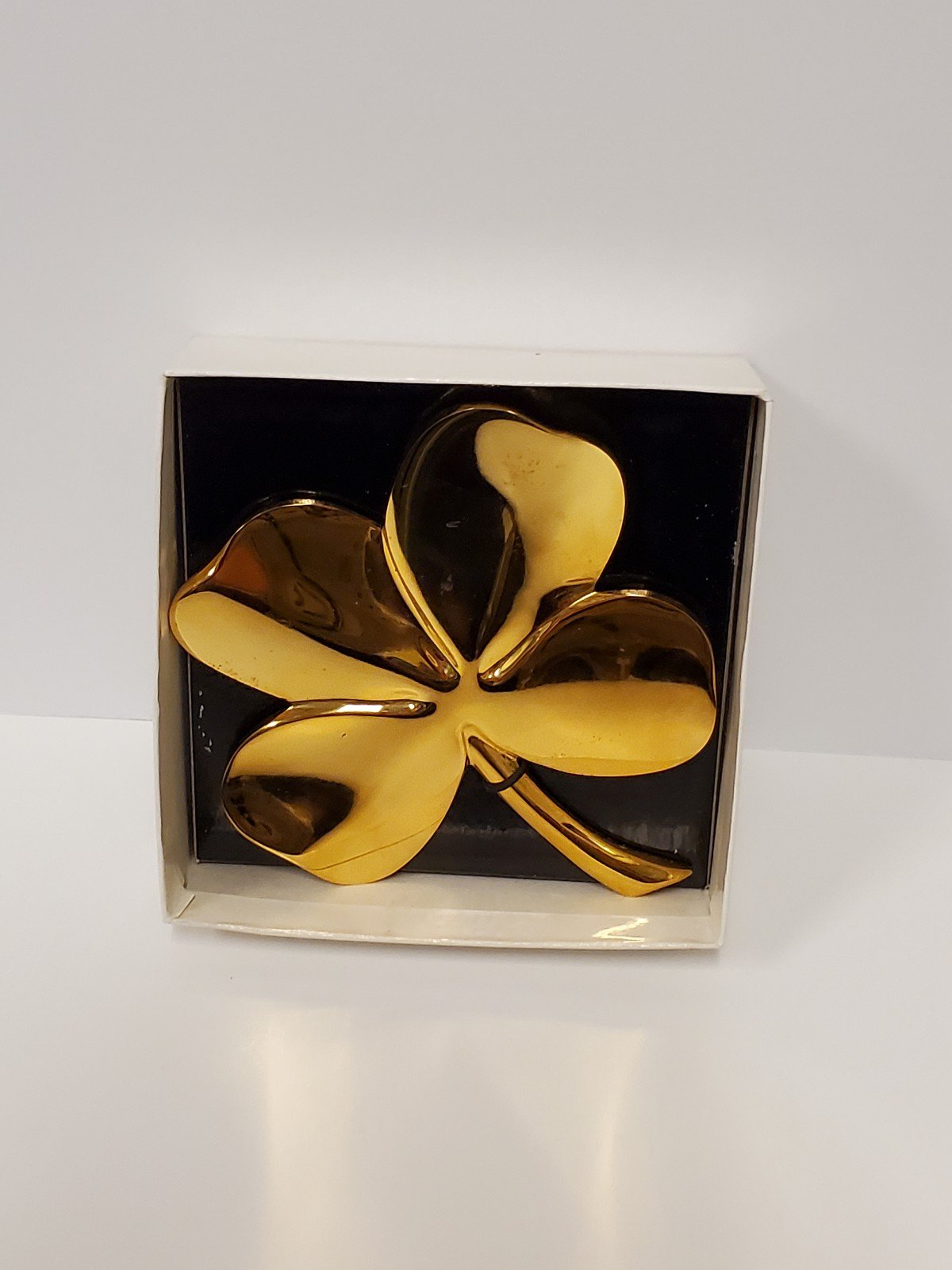 Gerity 24 carat Gold Electroplated Brass Four Leaf Clover Paperweight Shamrock.