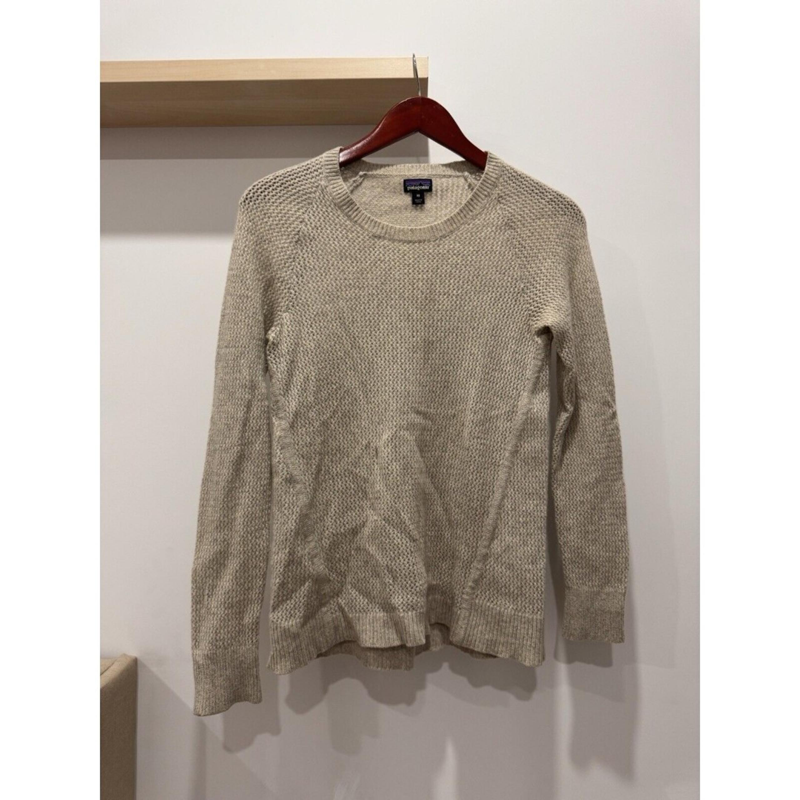 Patagonia Womens XS Recycled Cashmere Sweater Beige Baselayer Knit Crewneck