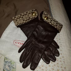 signature cuff coach gloves