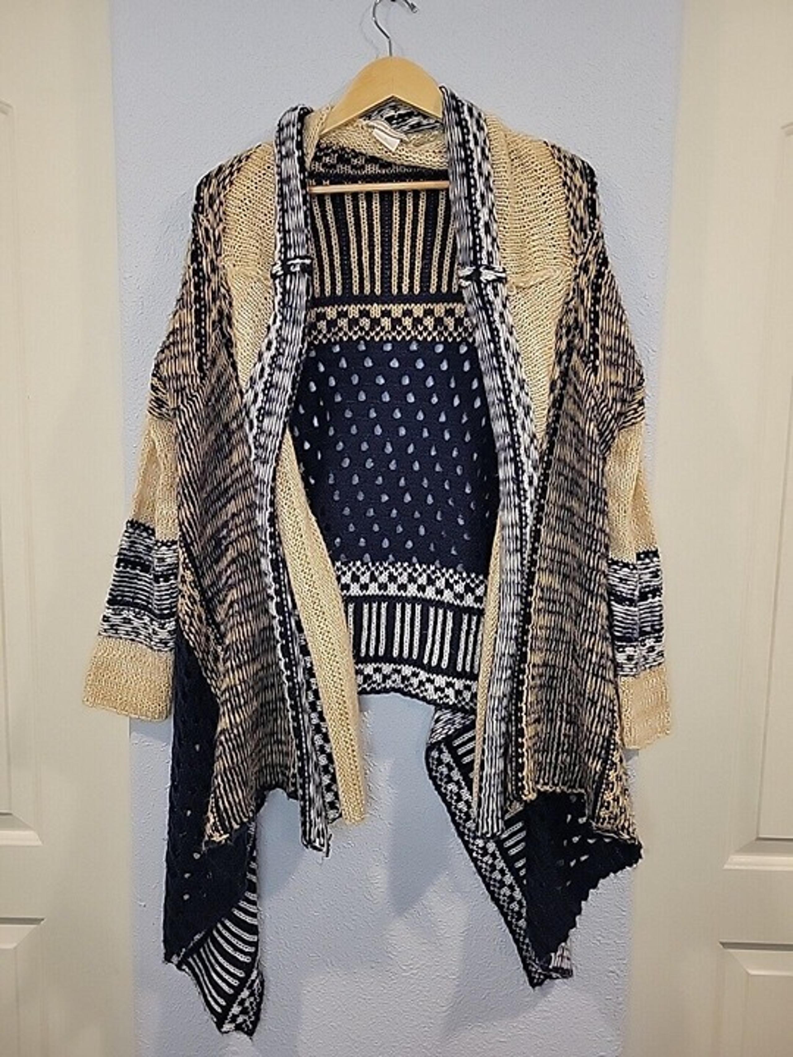Flying Tomato Aztec Print Open Front Cardigan Sweater Beige Navy Women's Size M