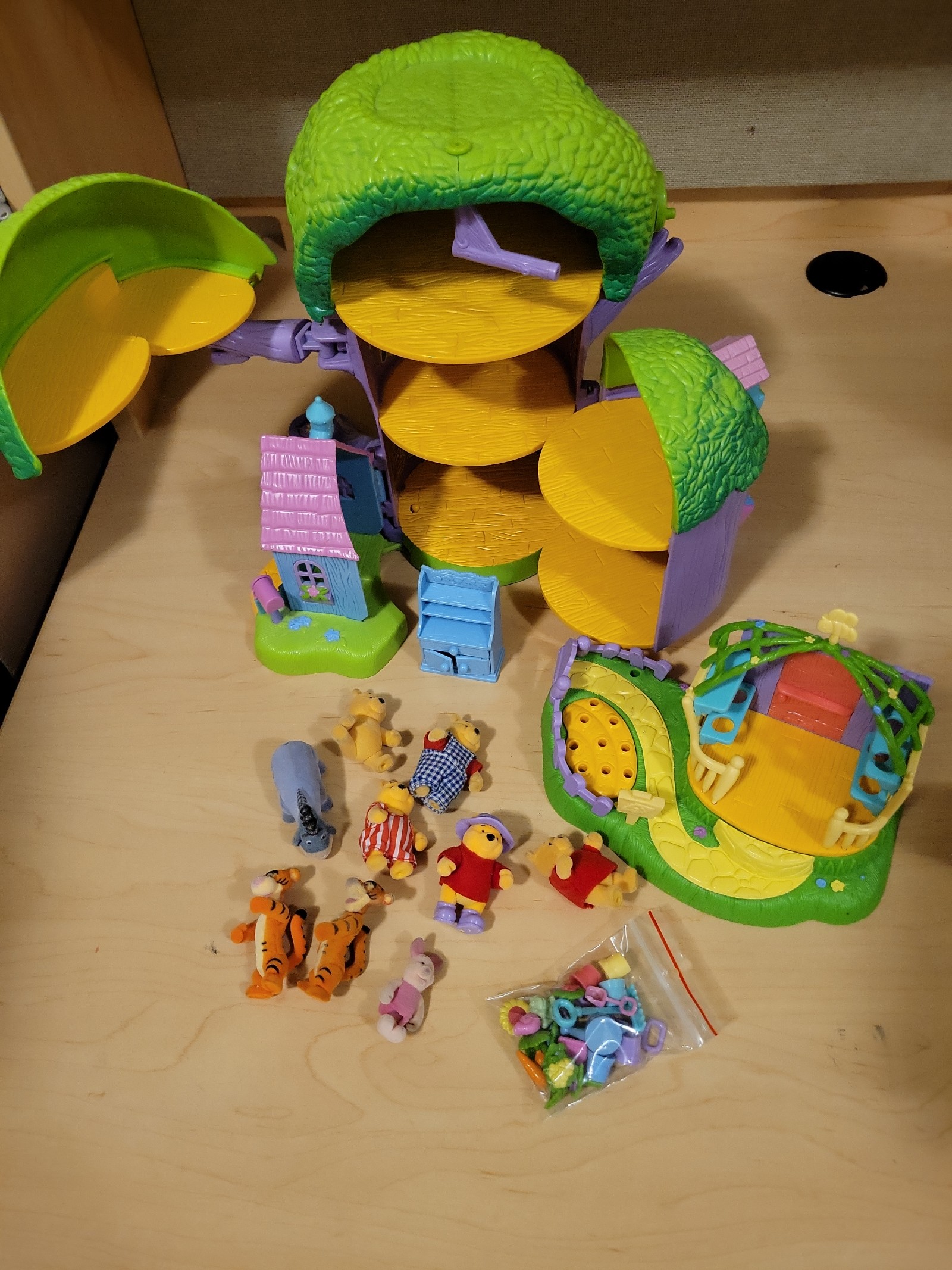 Pooh's Friendly Places Miscellaneous Pieces