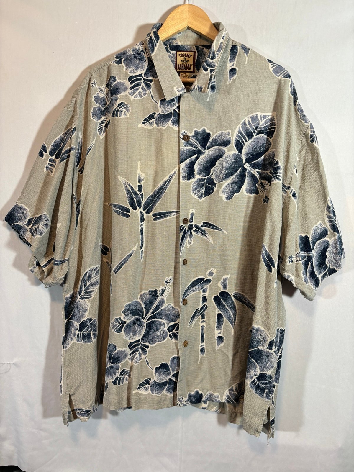 Tommy Bahama 100% Silk Hawaiian Relax Fit Shirt Size 2X XXL