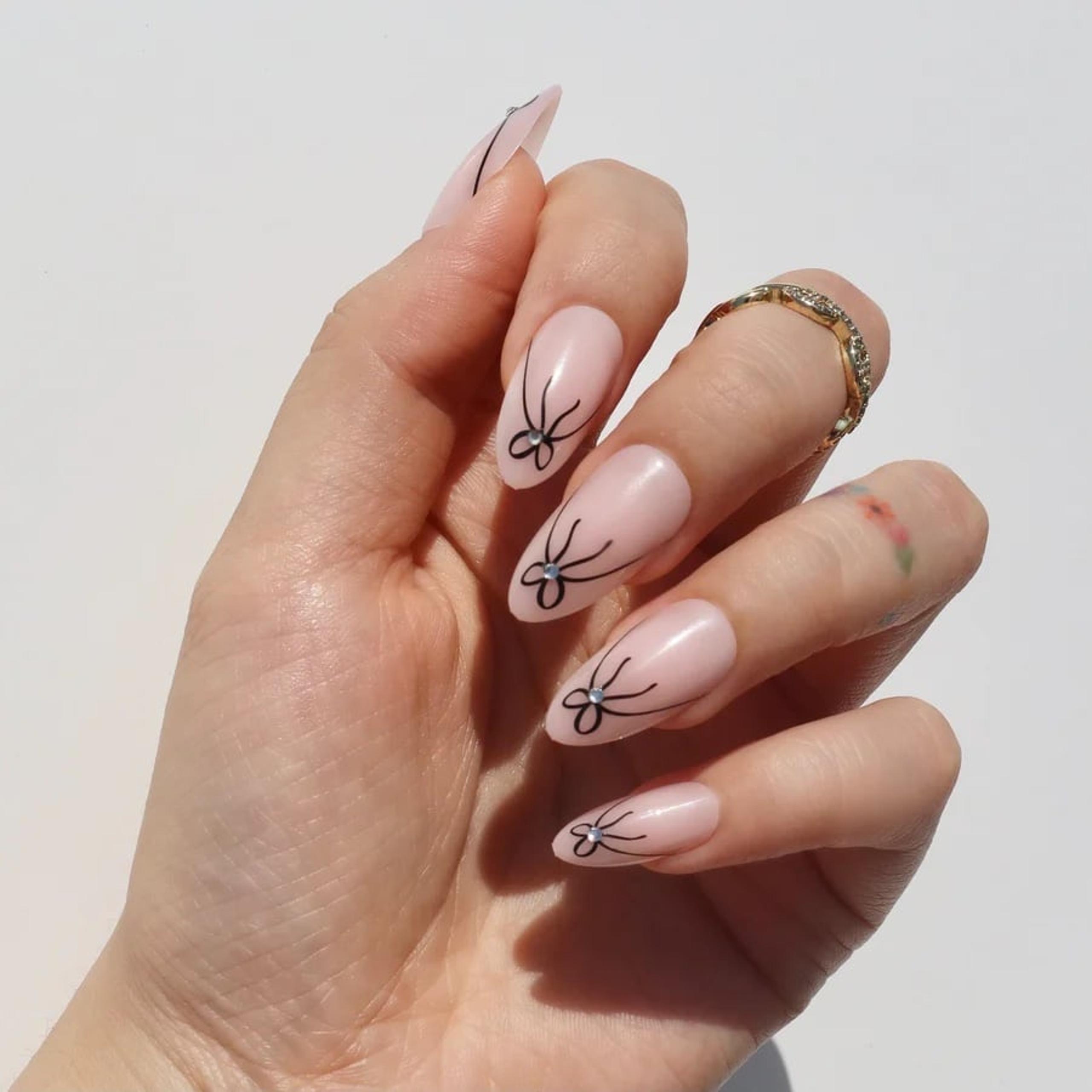 nail reformation fake nails set in French Bow (brand new).