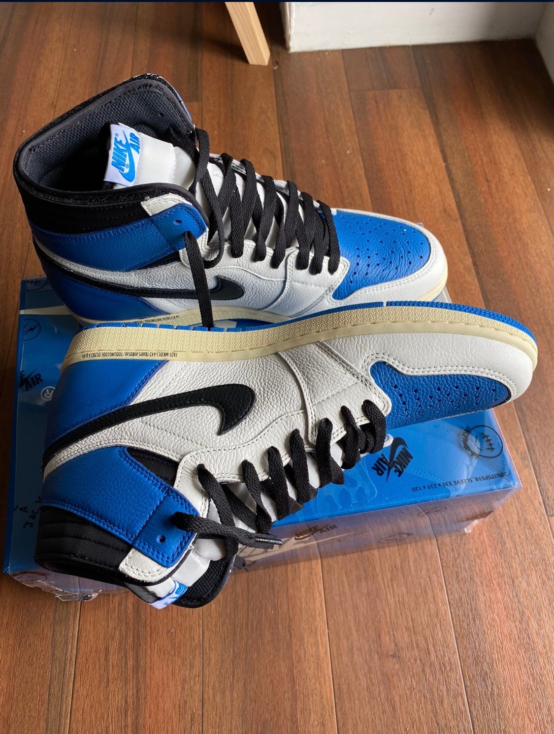 travis scott Jordan 1 high