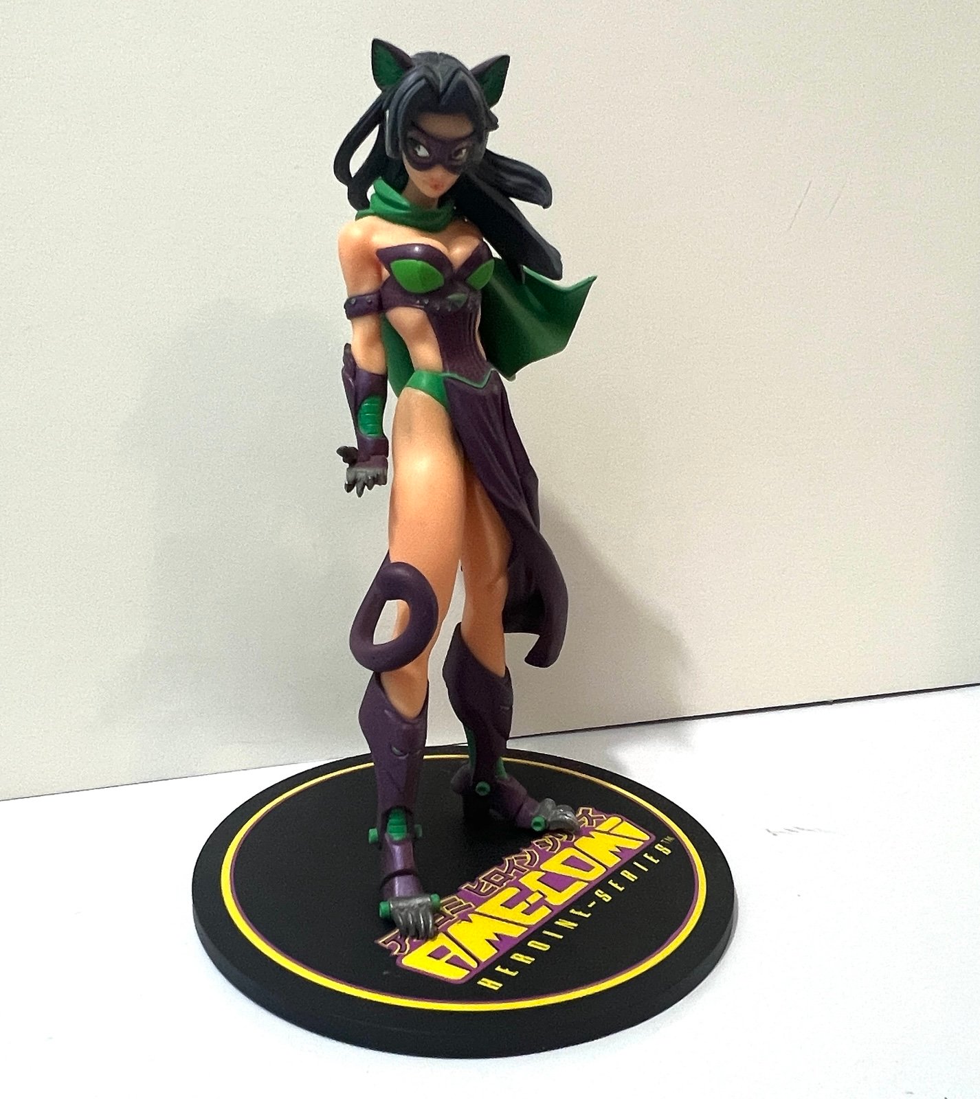 DC Direct Ame-Comi Heroine Catwoman statue