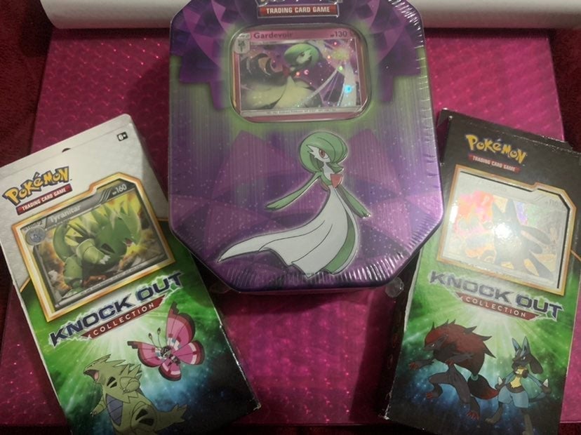 Pokemon Gardevoir Tin/ 2x Collections