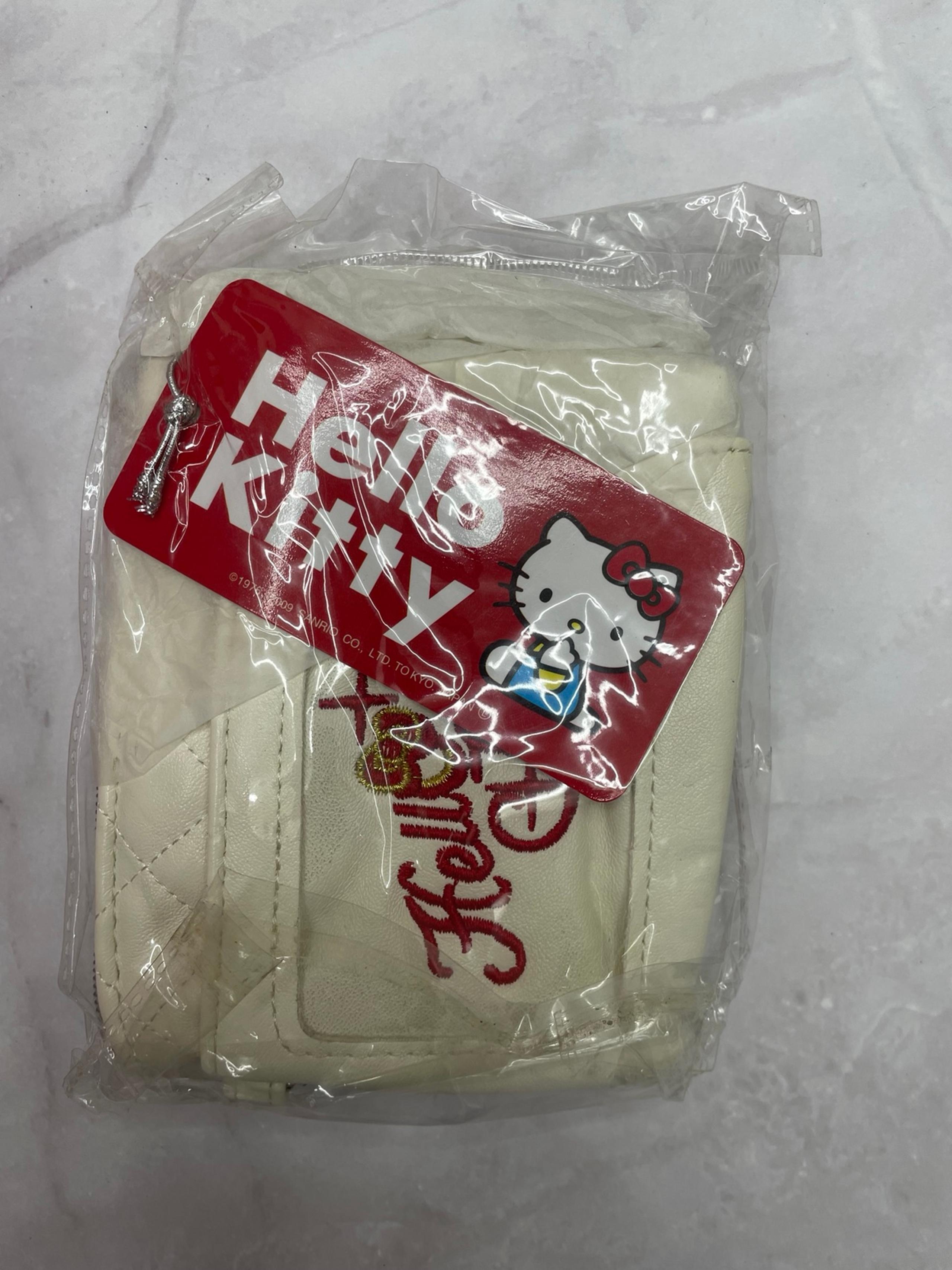 Sanrio Hello Kitty Leather Medium Size Wallet Pouch