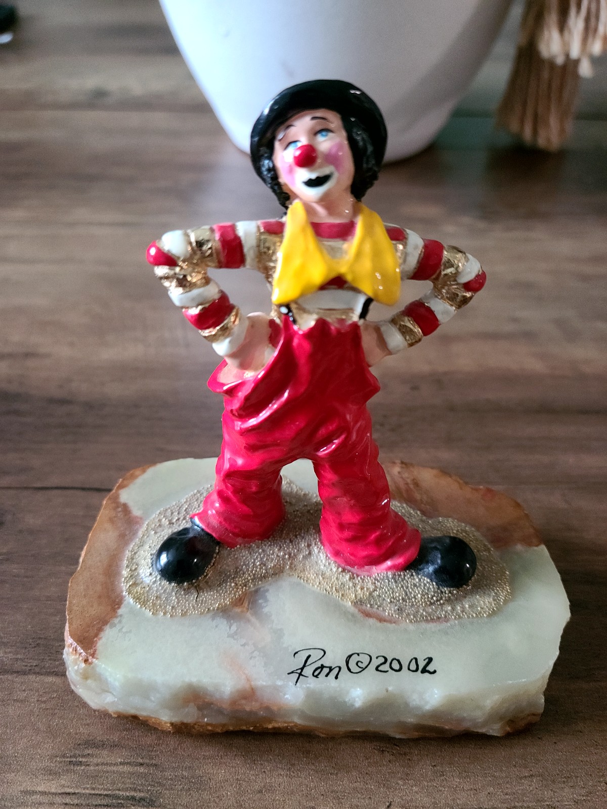 Ron Lee Standing Clown Red Pants Hands on Hips AUTOGRAPHED Figurine