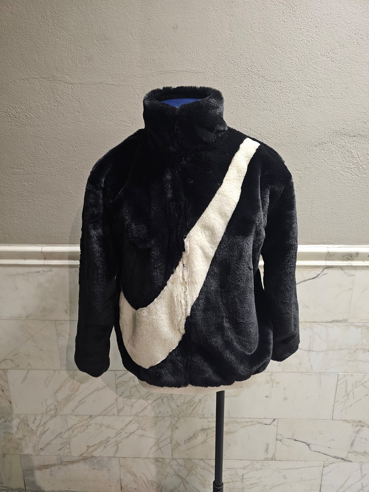 Nike Sportswear Women's Faux Fur Jacket...Size Small