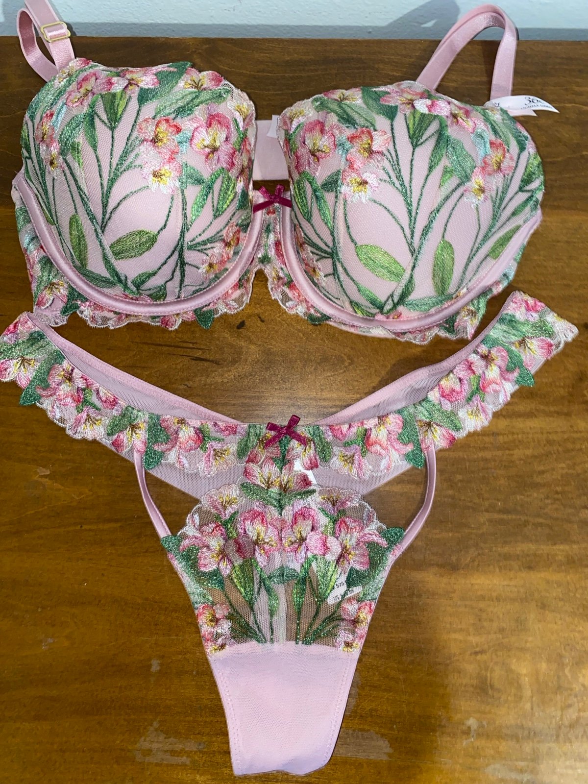 Victoria secret bra and panties set