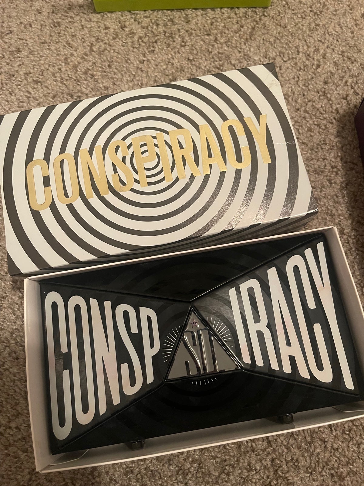 Jeffree Star Cosmetics Conspiracy Eyeshadow Palette