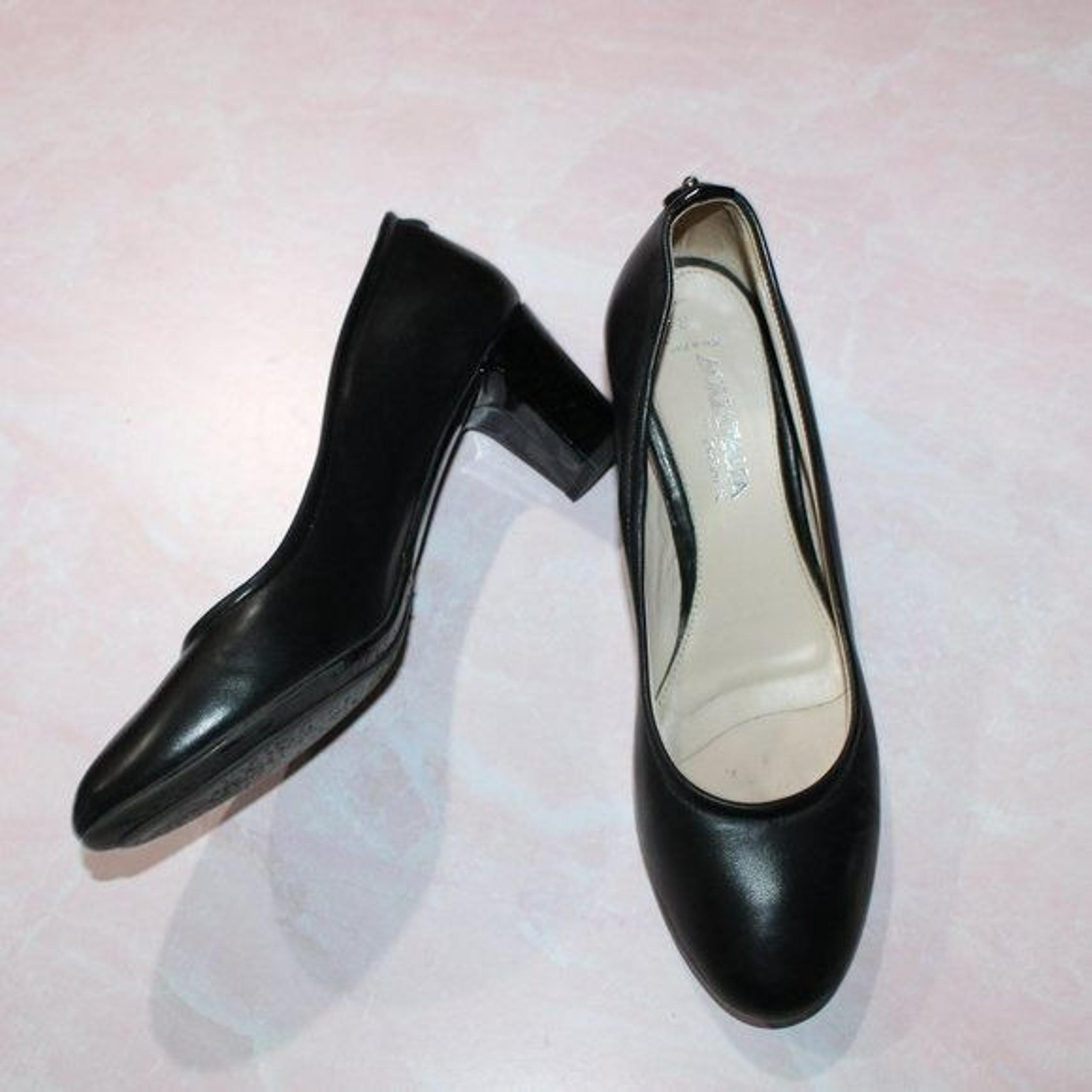Aquatalia Black Leather Block Heel Pumps sz 8.5