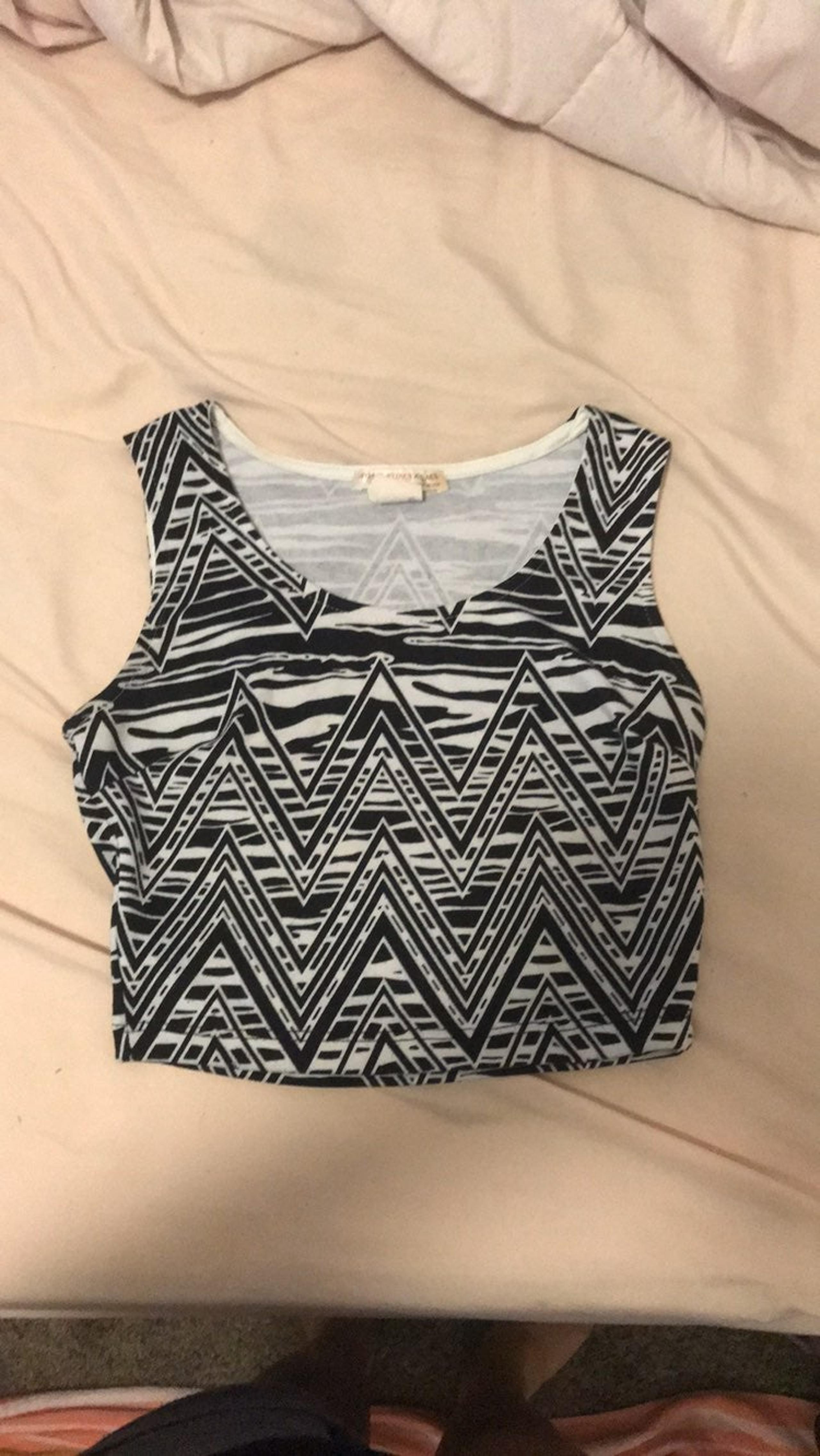 cropped tank top