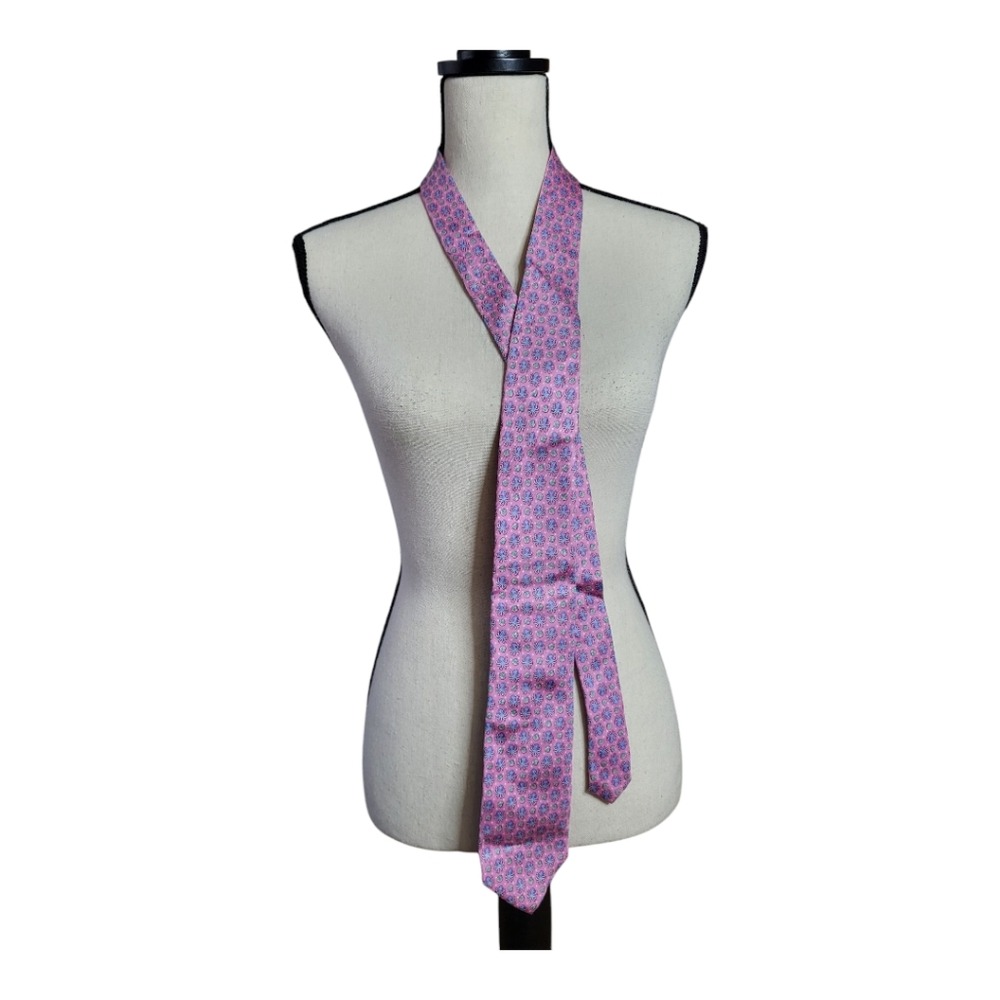 Tommy Hilfiger sea shell and octopus silk tie. New