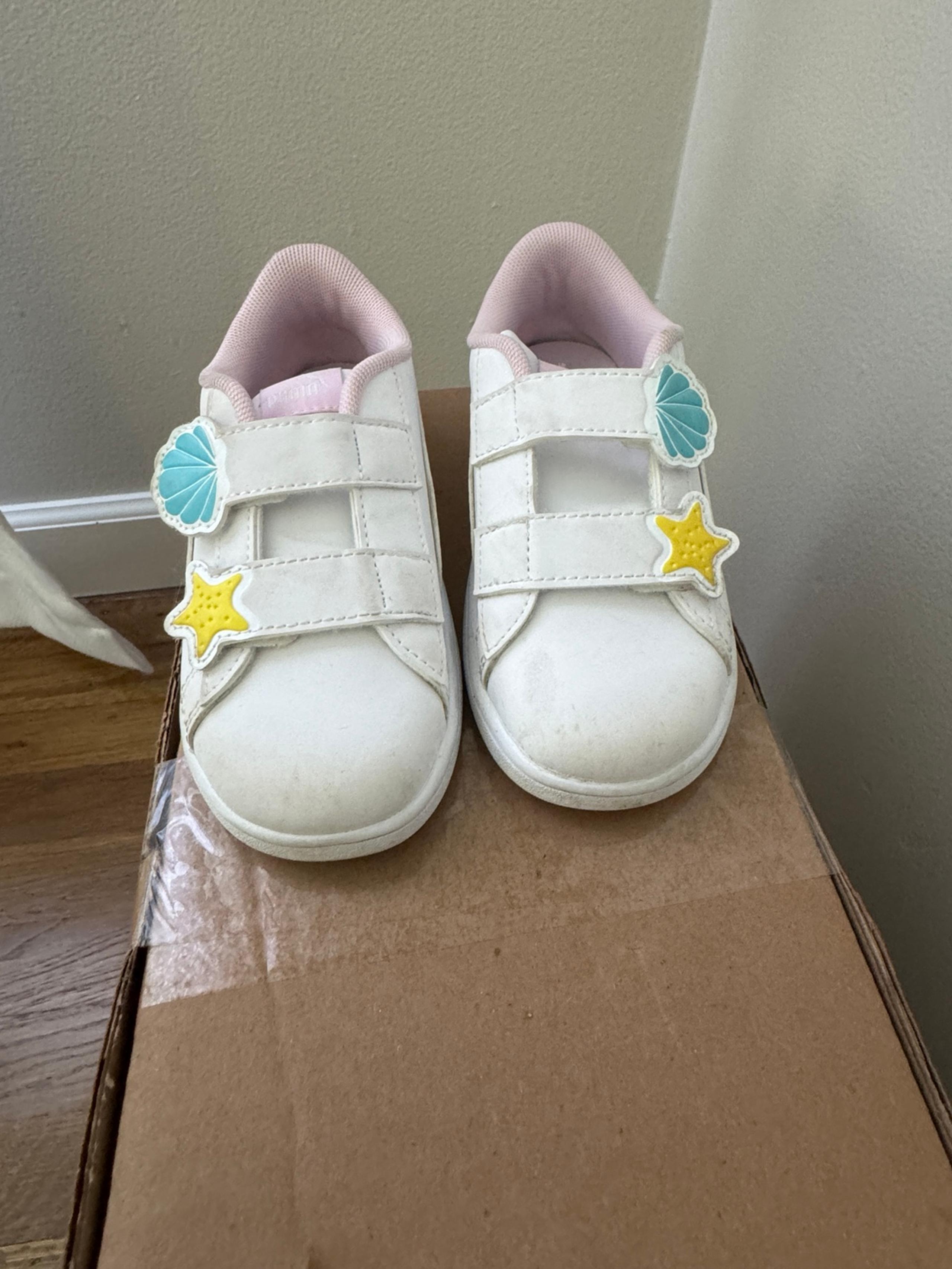 girls PUMA shoes Size 10C