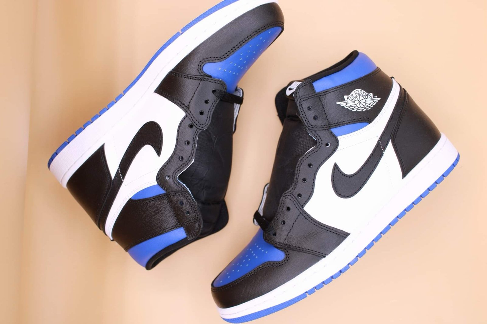 Air Jordan 1 Retro High OG 'Royal Toe