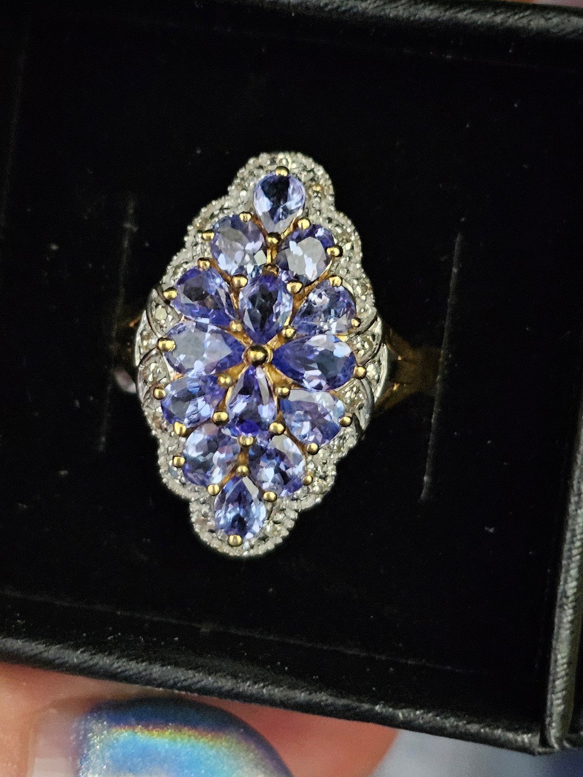 New. 10k tanzanite & diamond ring size 7