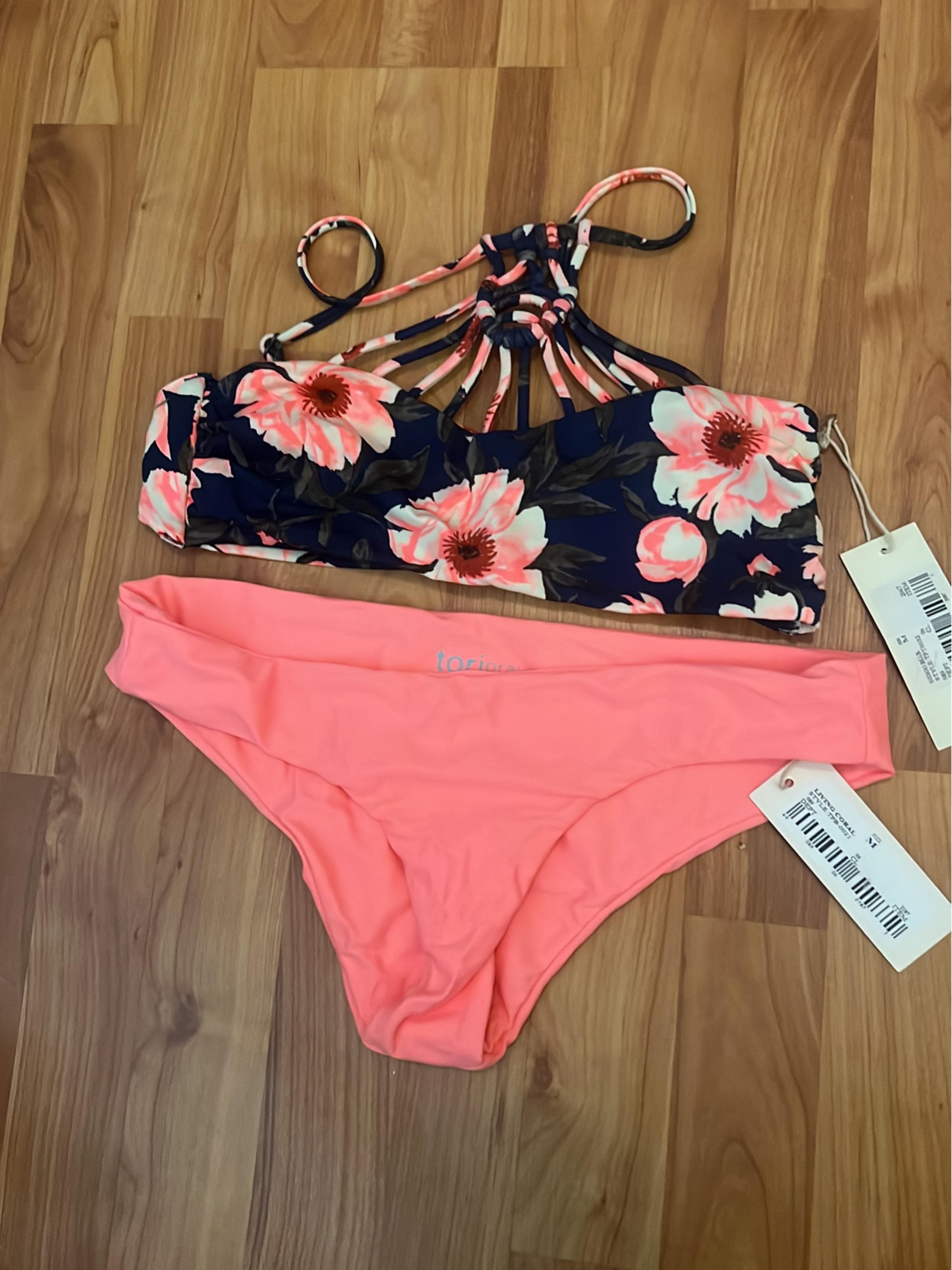 Tori Praver 2 piece Floral swimsuit Medium