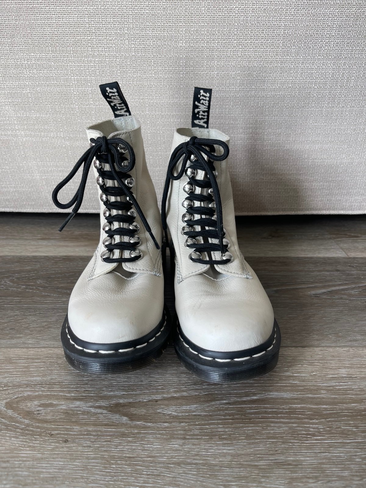 Women’s Dr. Martens White Leather Boots Size 6