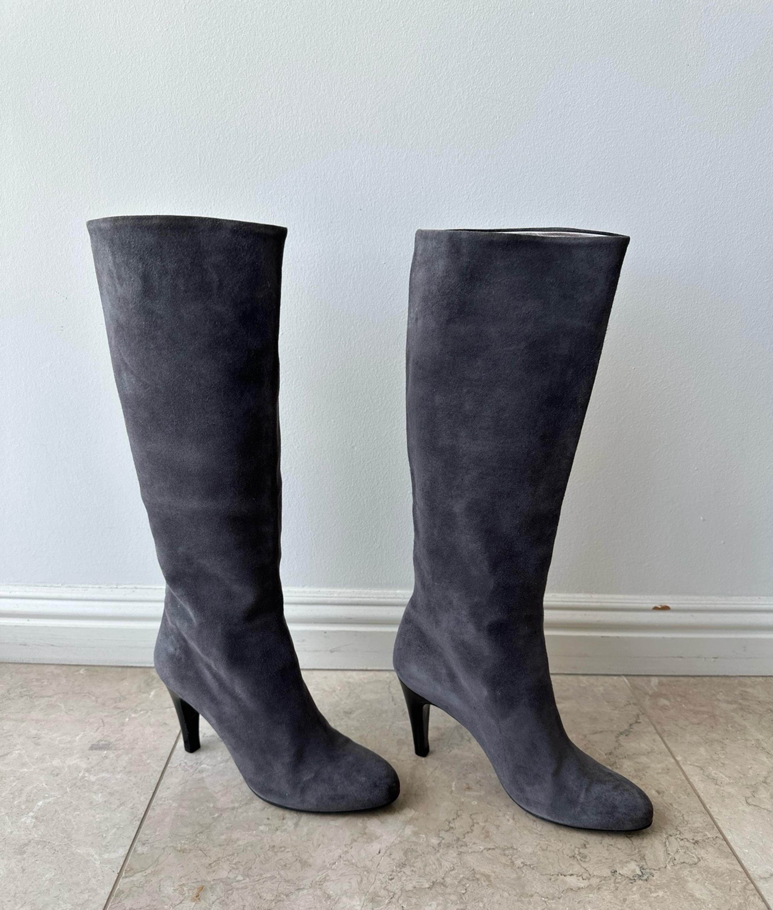 Salvatore Ferragamo Suede Grey Boots size 6.5