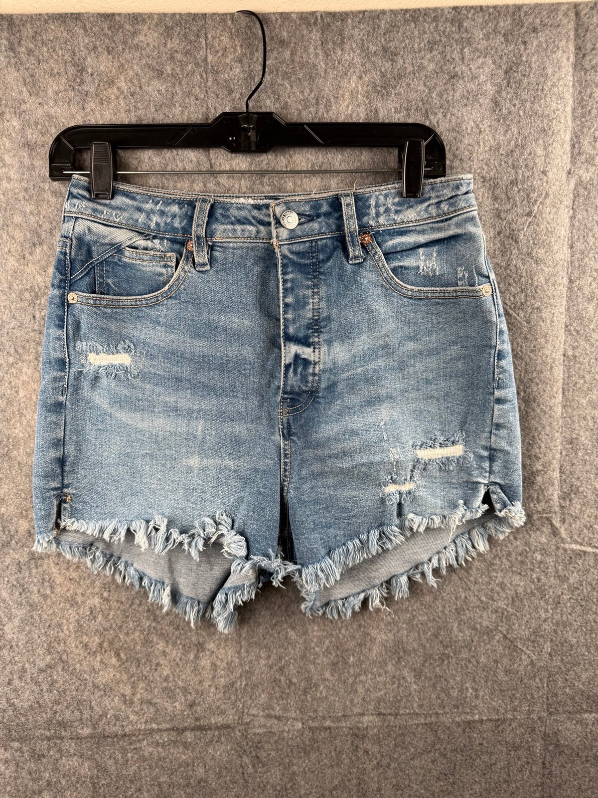 We the Free by Free people Women Size 29 cut off denim's cheeku high waist short