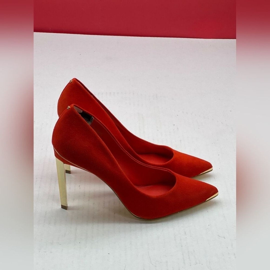 NEW Ted Baker Red Suede Pointed Toe Heels Pump Gold Accent & Stiletto 40.5 Or 8