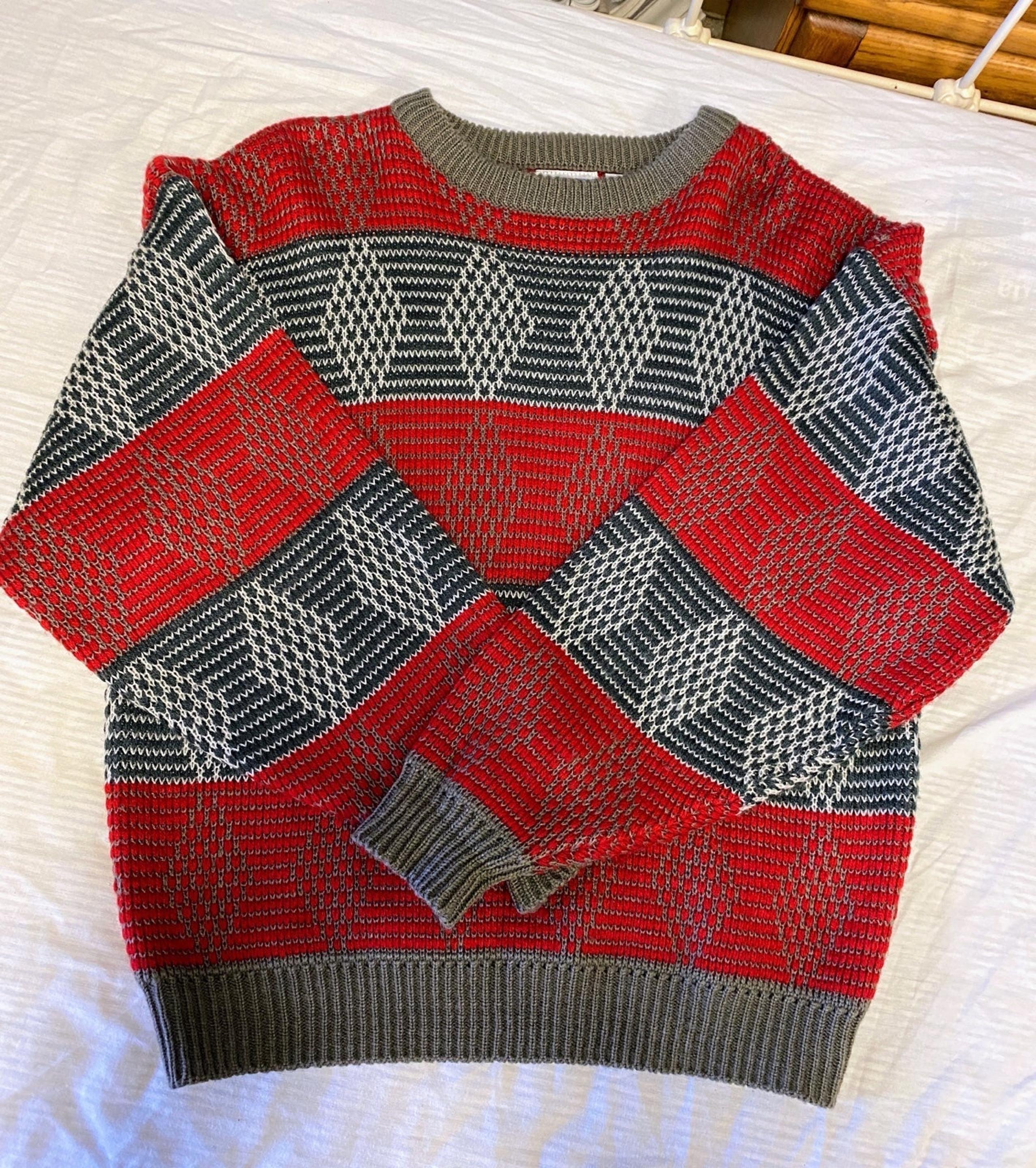 SunDays men’s sweater size Large