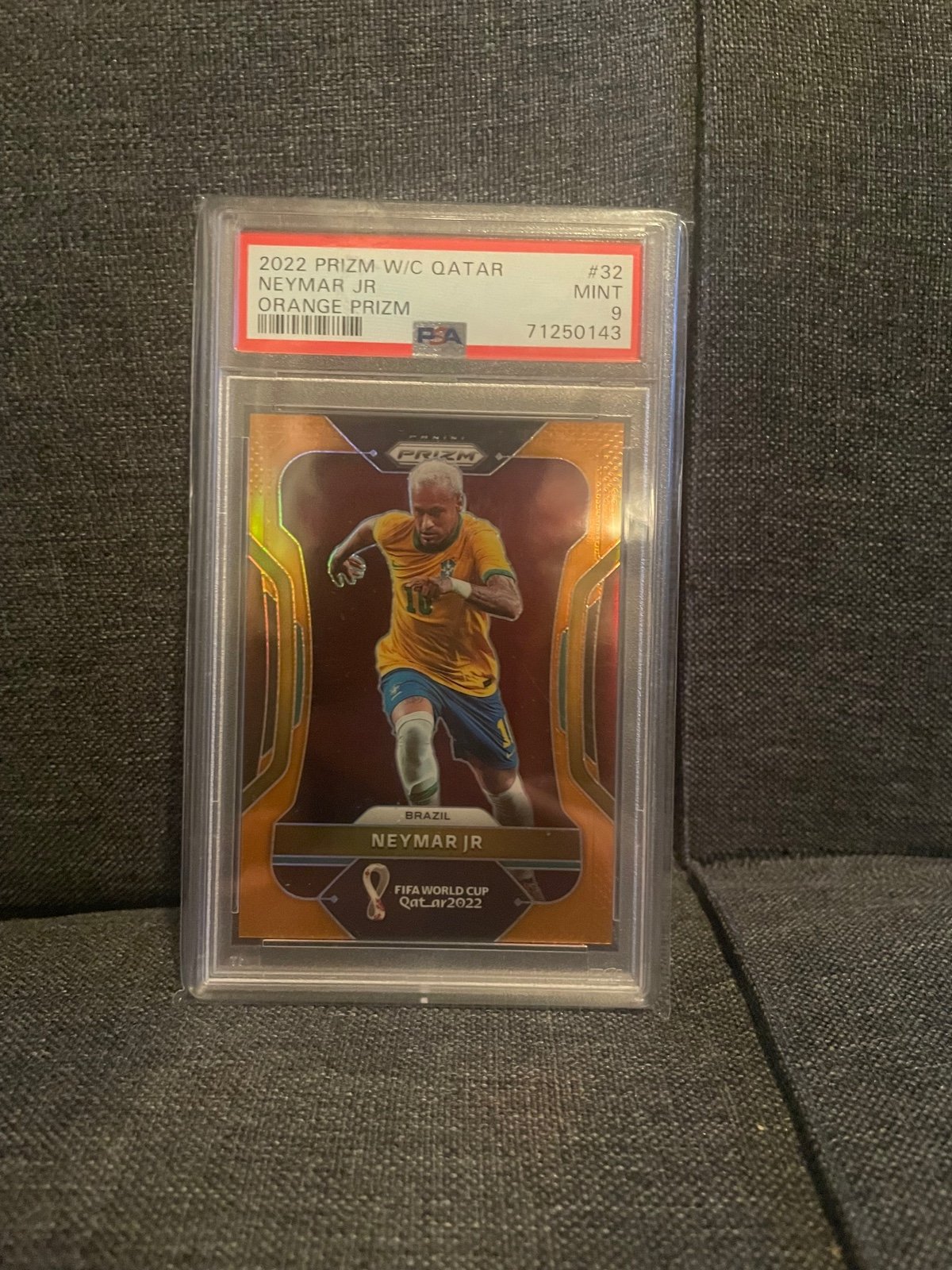 Neymar 2022 panini prizm world cup qatar ,orange prizm /25