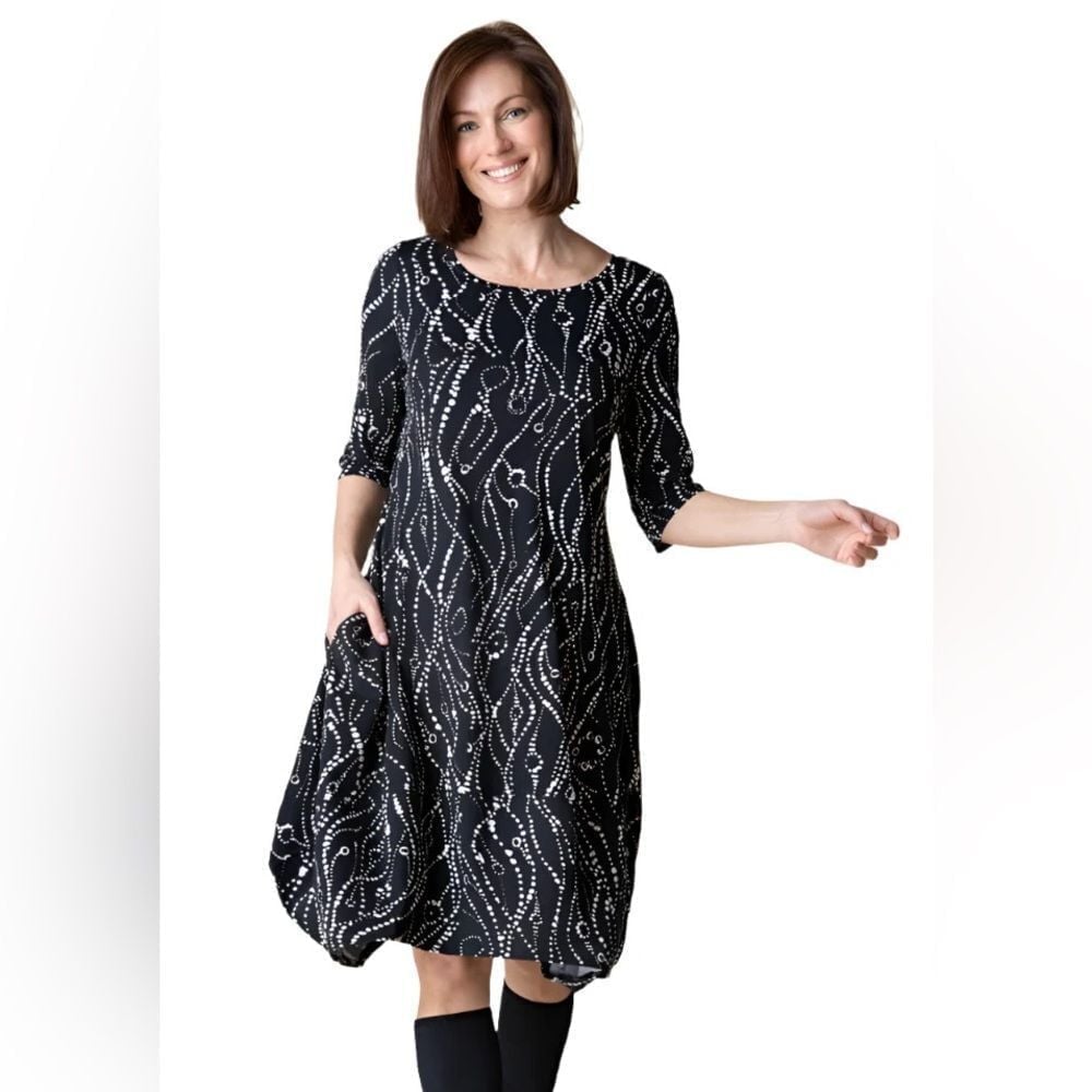 Habitat NWT Women's Cozy Rib Wavy Dots Artist Dress Black Swing- Size Small
