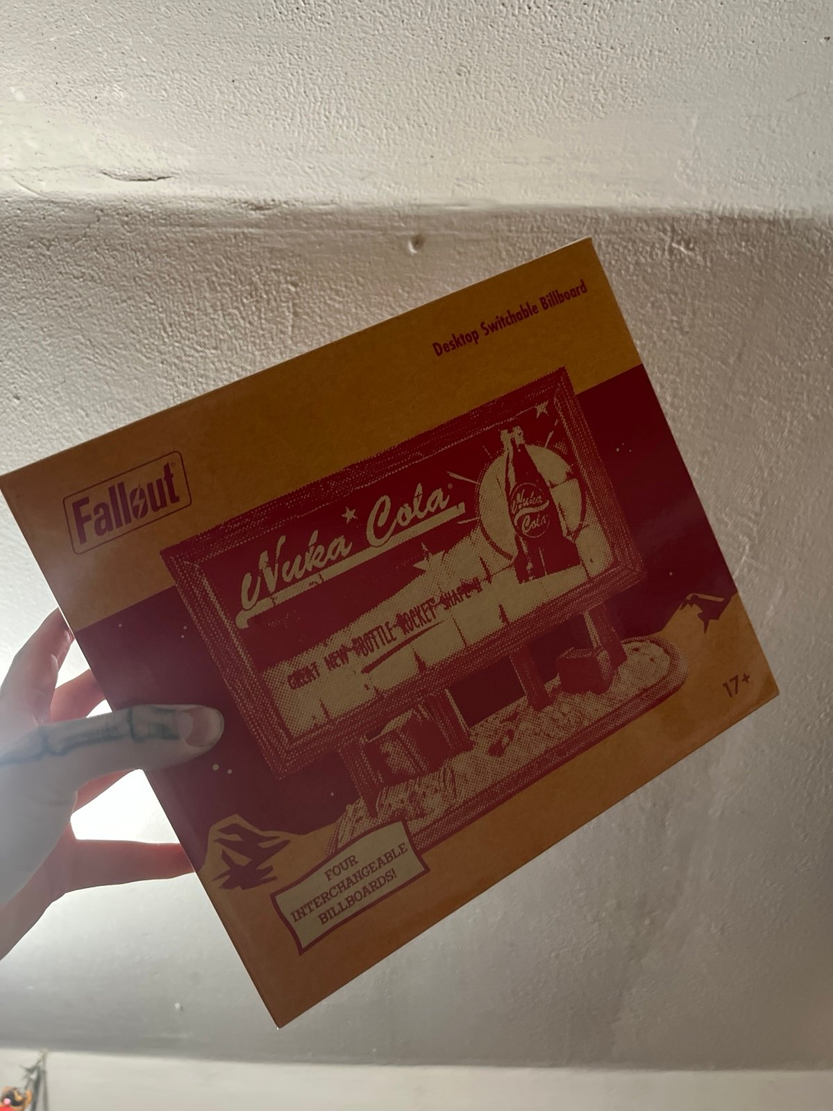 Fallout Desktop switchable billboard (BOX DISPLAY)
