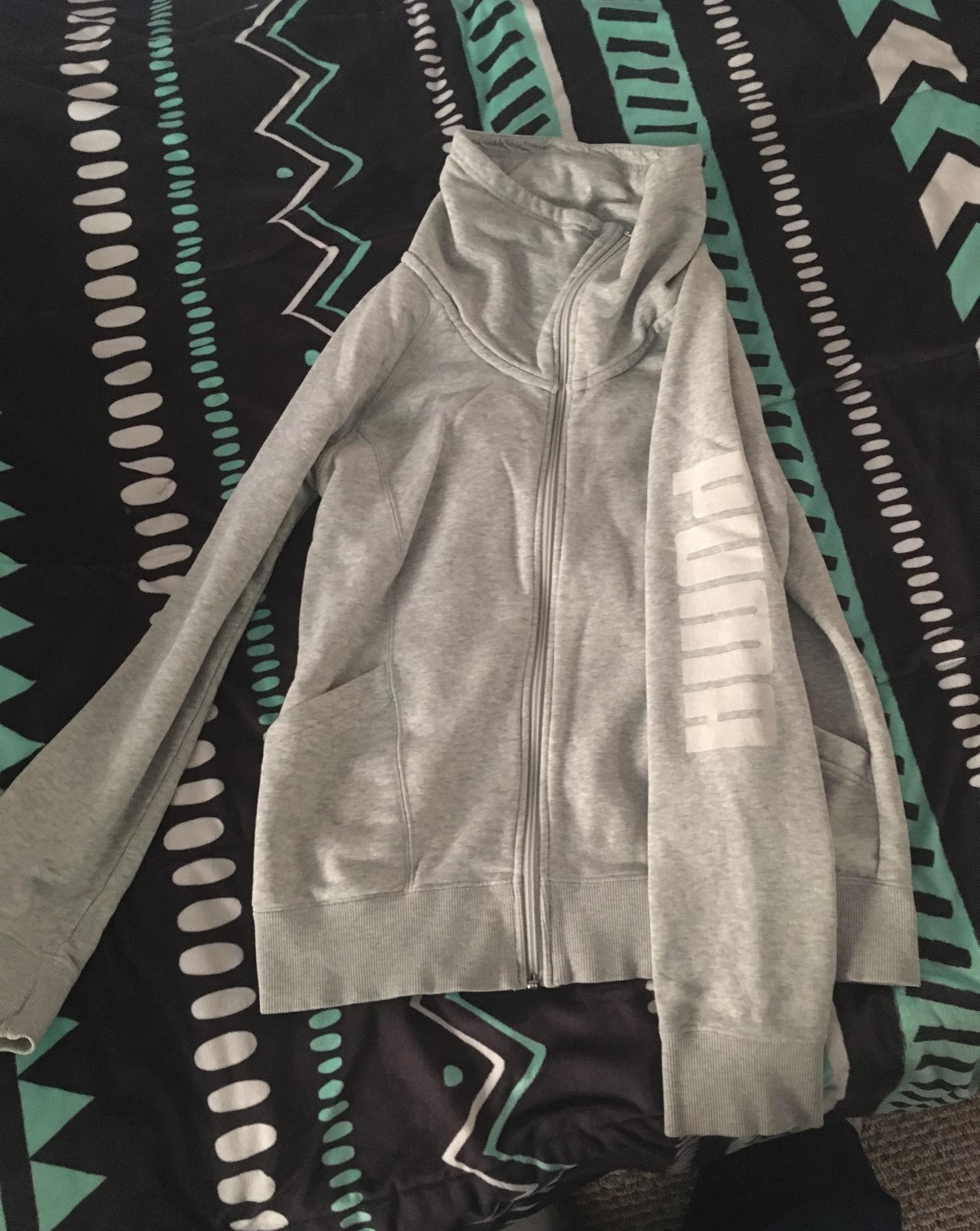 Very Comfy Puma Hoodie