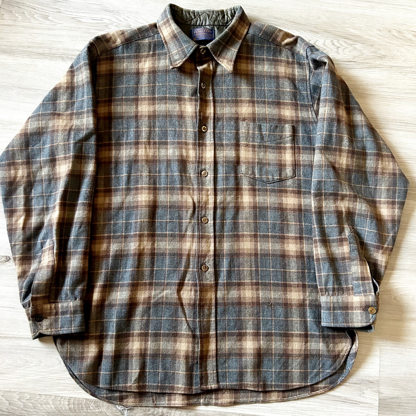 VNTG Pendleton Virgin Wool Brown Blue Plaid Flannel Men’s Shirt 1 Pocket Sz XL 6