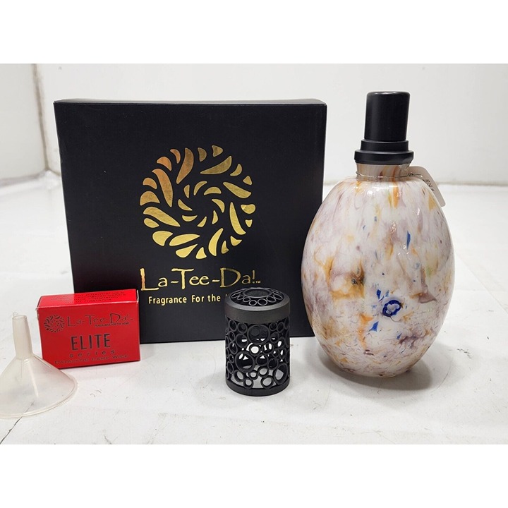 La-Tee-Da! Fragrance For The Home Tracers Lamp Circles Crown Black